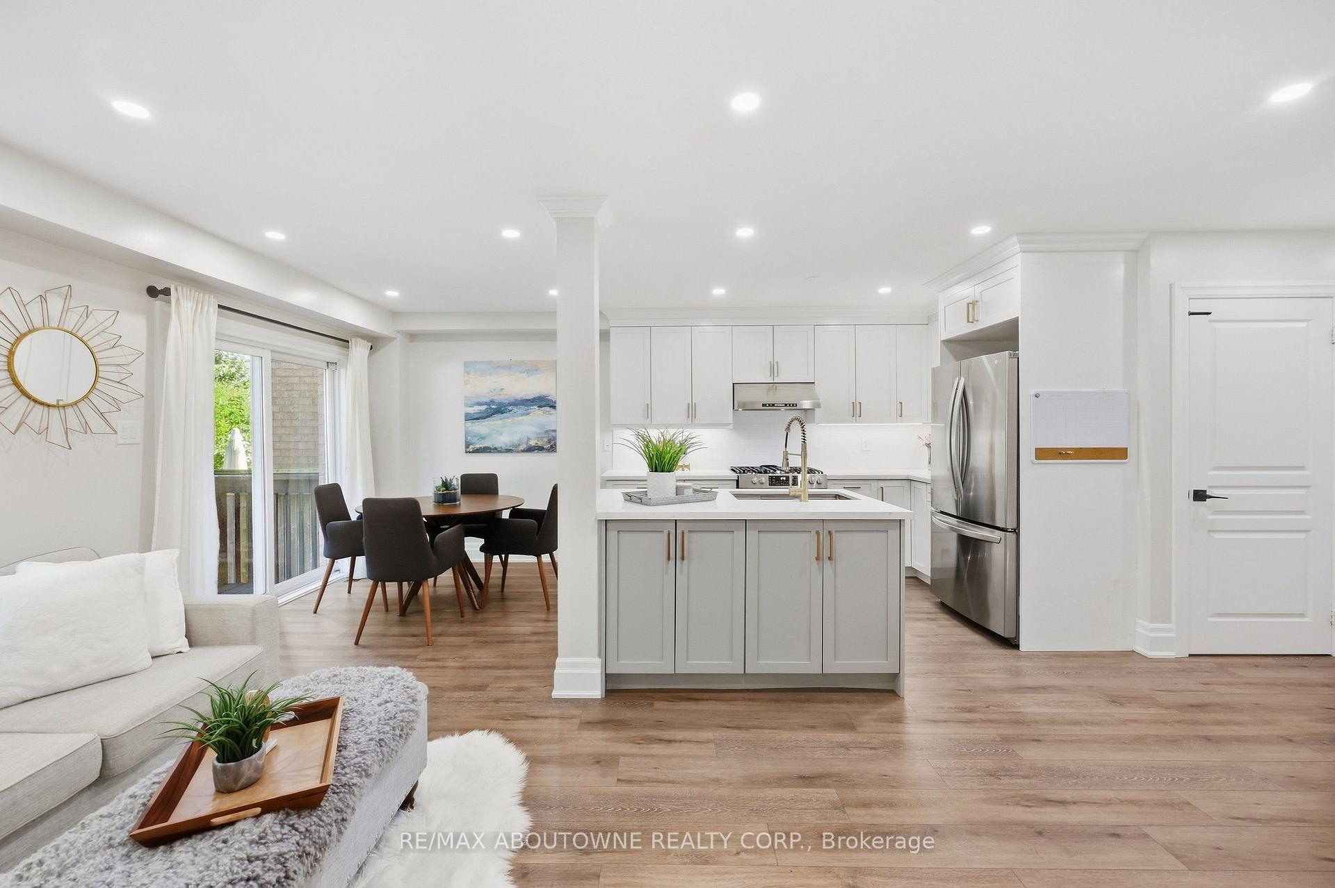 Photo 13 of 2409 Postmaster Drive, Oakville, Westmount — HOMEH