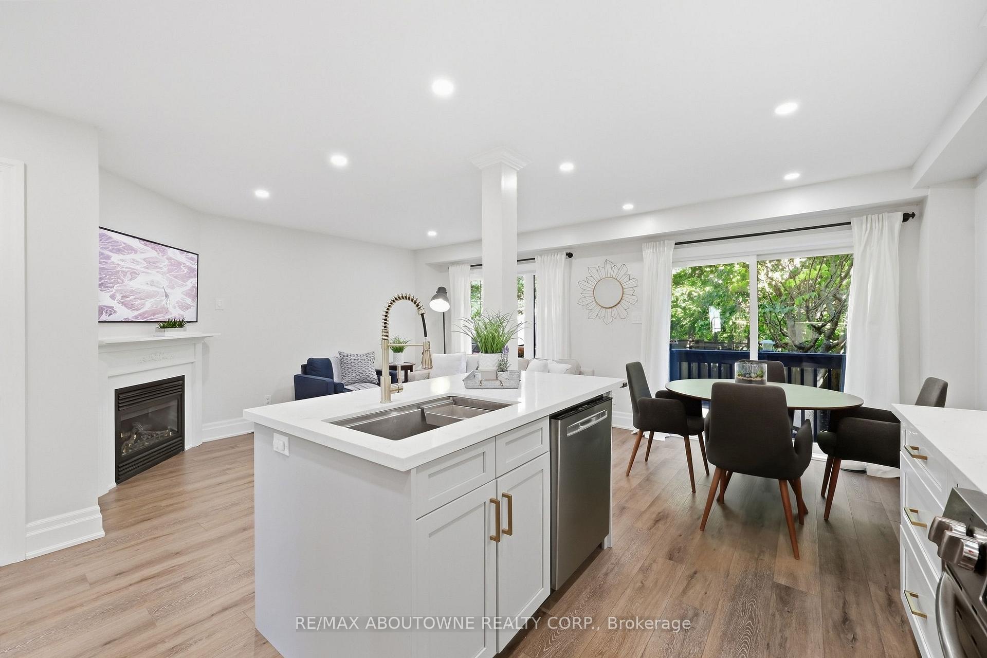 Photo 16 of 2409 Postmaster Drive, Oakville, Westmount — HOMEH