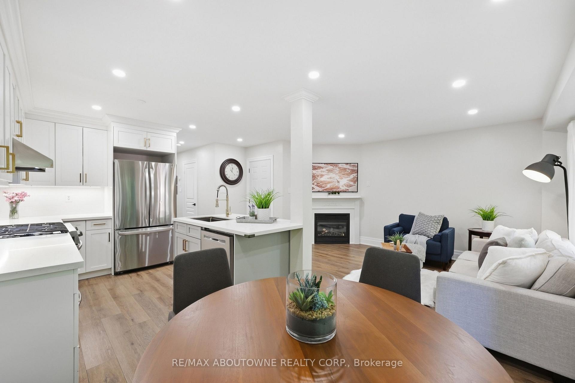 Photo 18 of 2409 Postmaster Drive, Oakville, Westmount — HOMEH