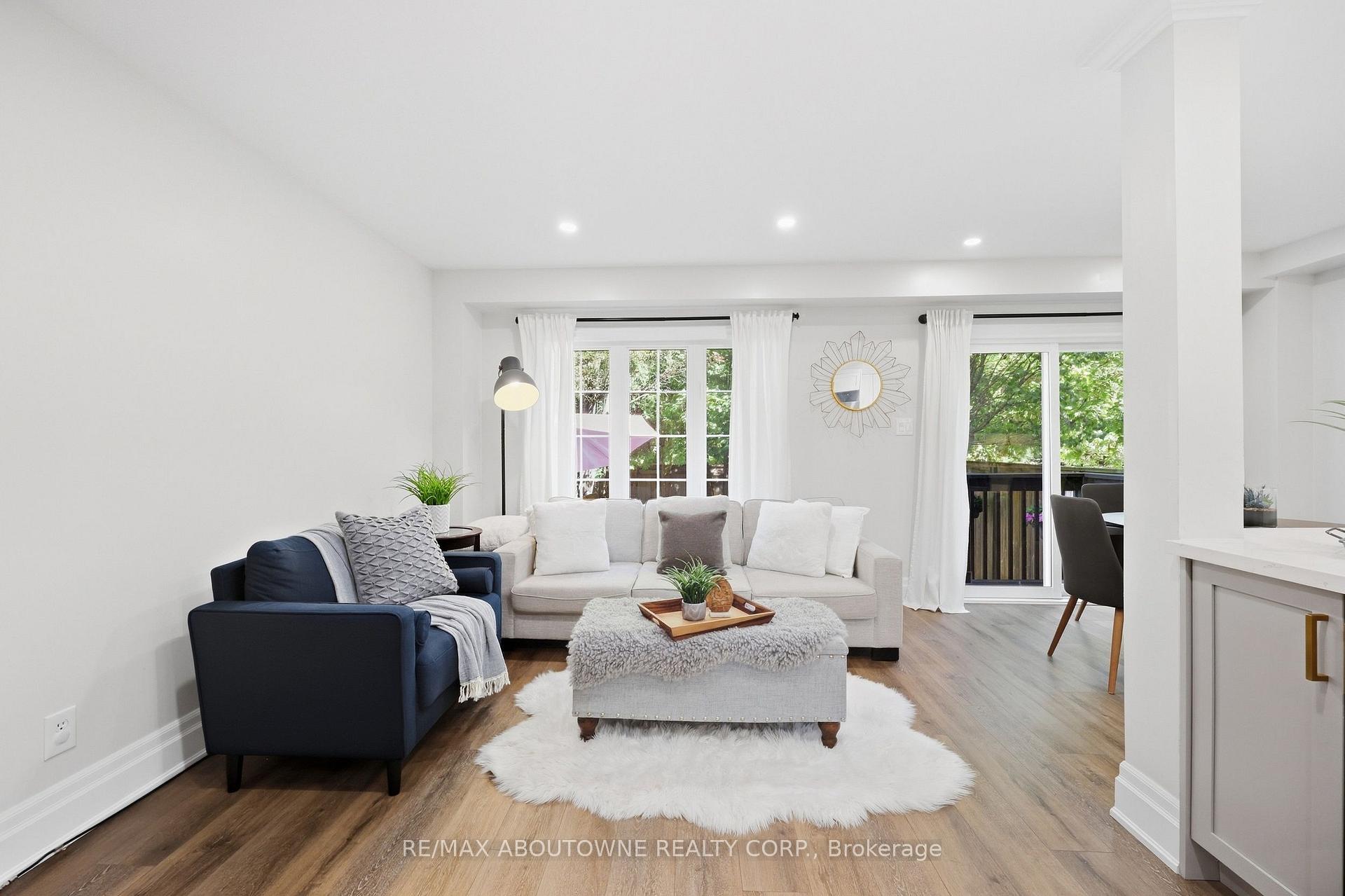 Photo 19 of 2409 Postmaster Drive, Oakville, Westmount — HOMEH