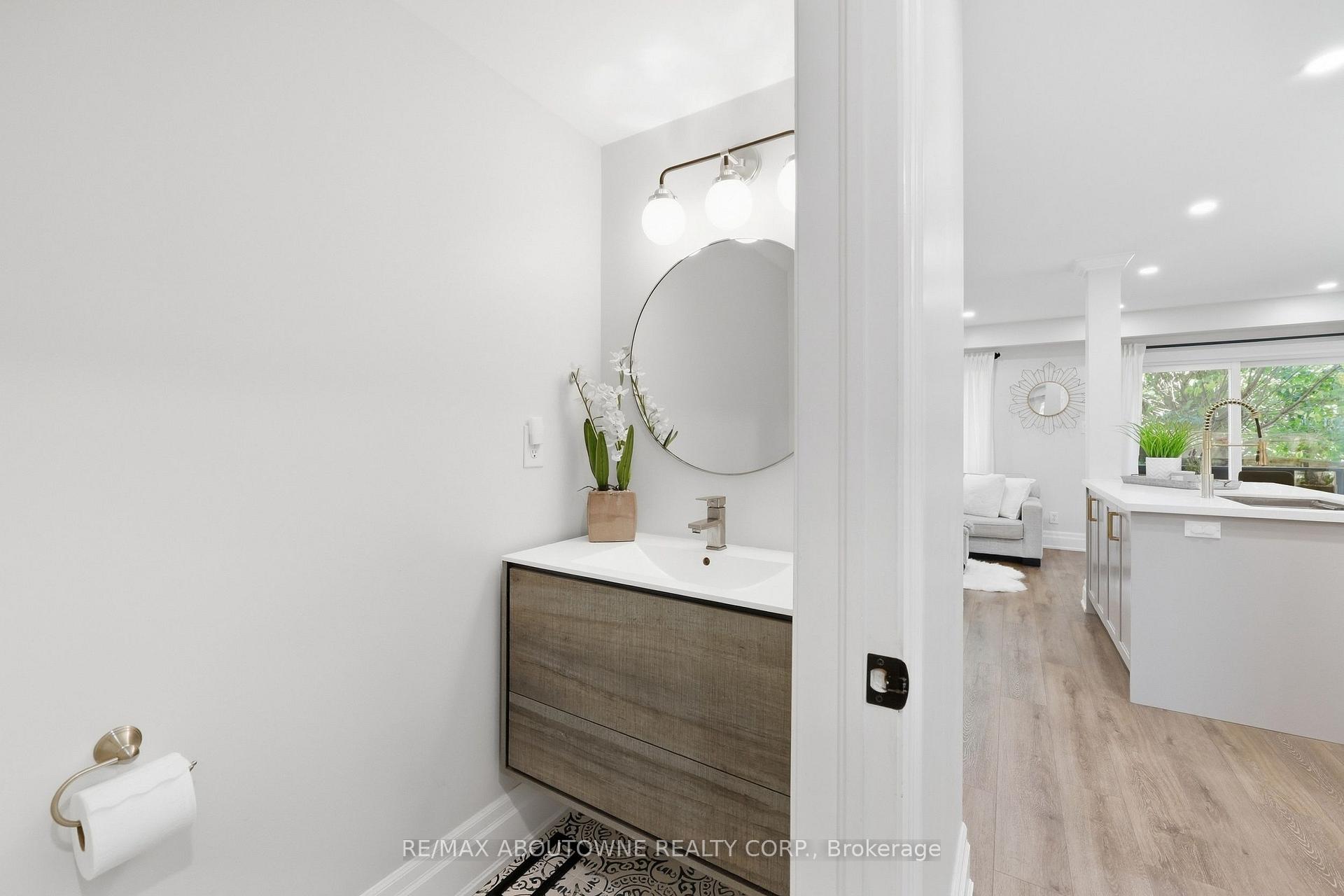 Photo 22 of 2409 Postmaster Drive, Oakville, Westmount — HOMEH