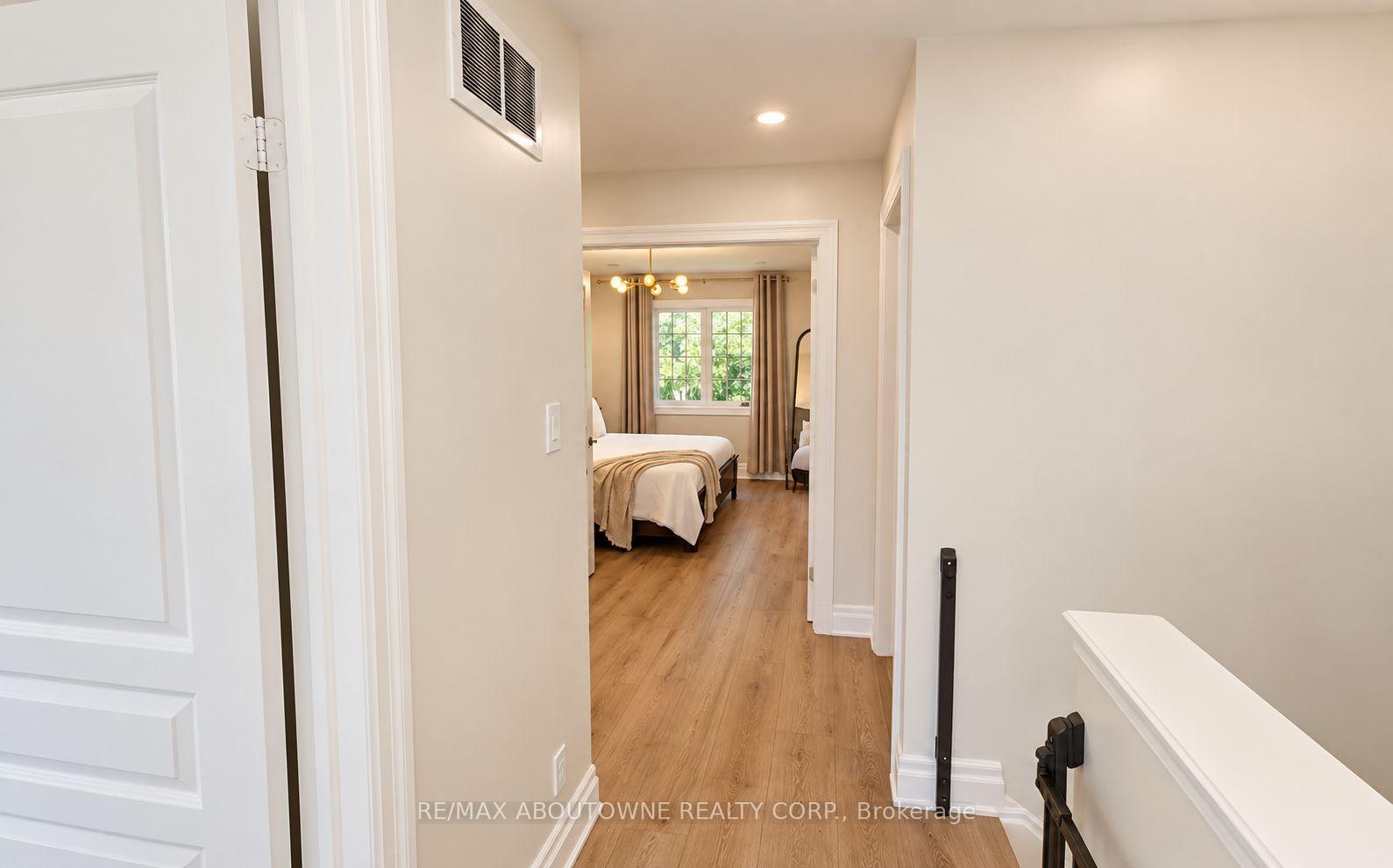 Photo 24 of 2409 Postmaster Drive, Oakville, Westmount — HOMEH