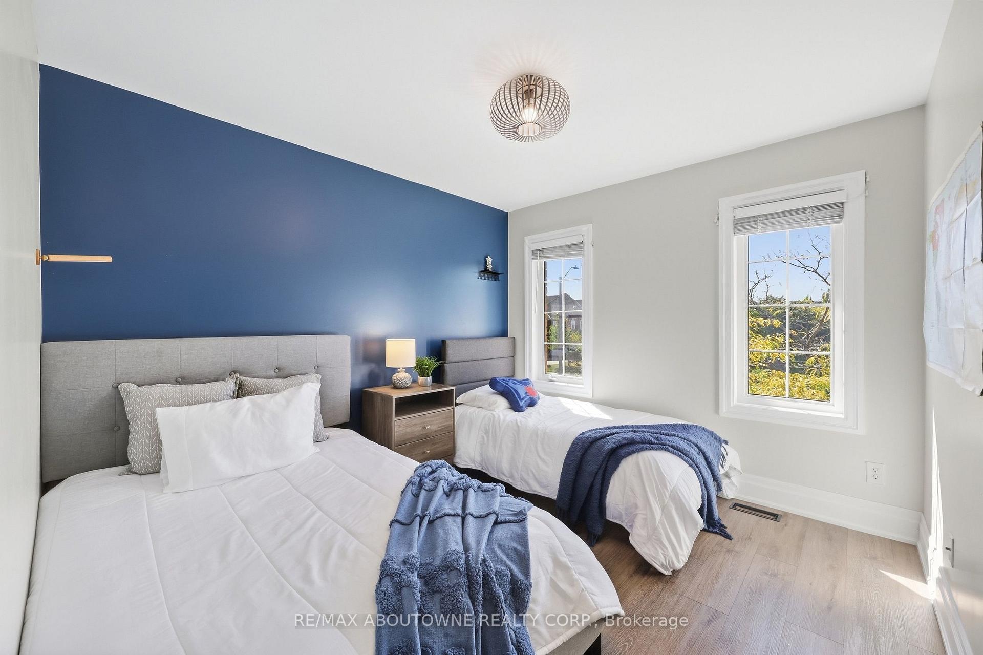 Photo 31 of 2409 Postmaster Drive, Oakville, Westmount — HOMEH