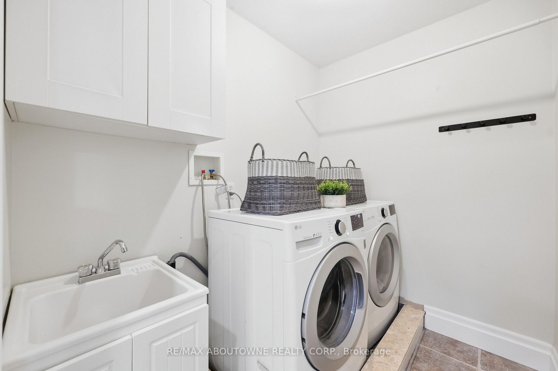 Photo 33 of 2409 Postmaster Drive, Oakville, Westmount — HOMEH