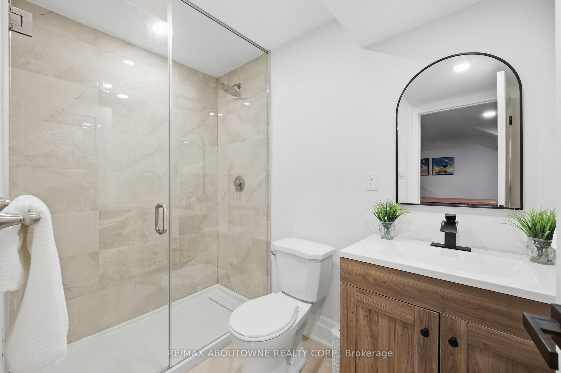 Photo 38 of 2409 Postmaster Drive, Oakville, Westmount — HOMEH