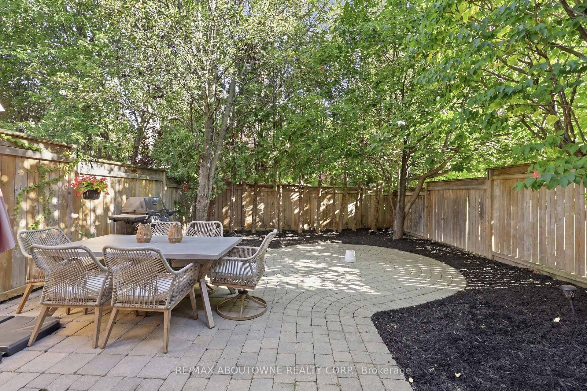 Photo 41 of 2409 Postmaster Drive, Oakville, Westmount — HOMEH