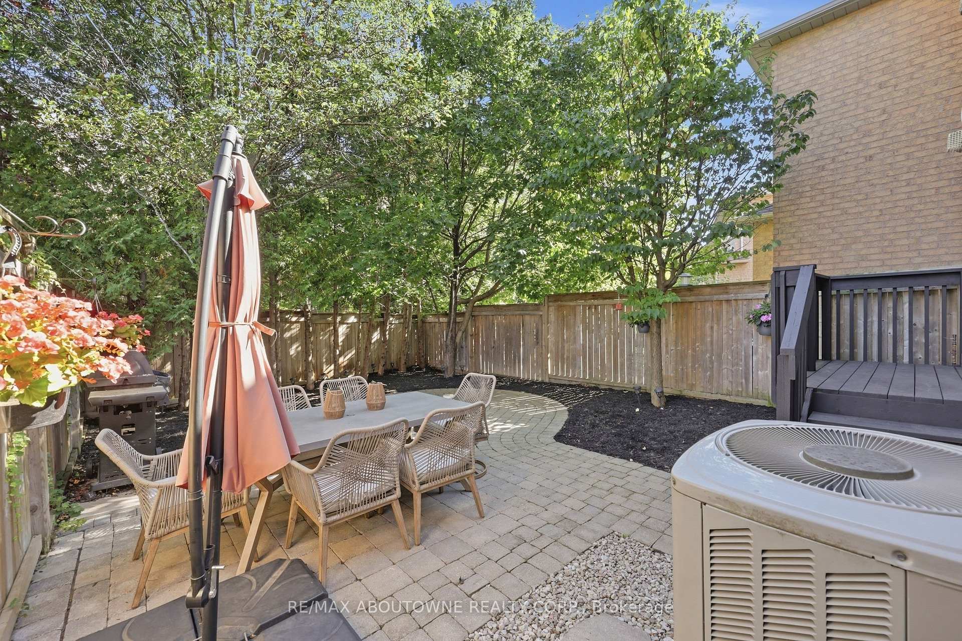 Photo 43 of 2409 Postmaster Drive, Oakville, Westmount — HOMEH
