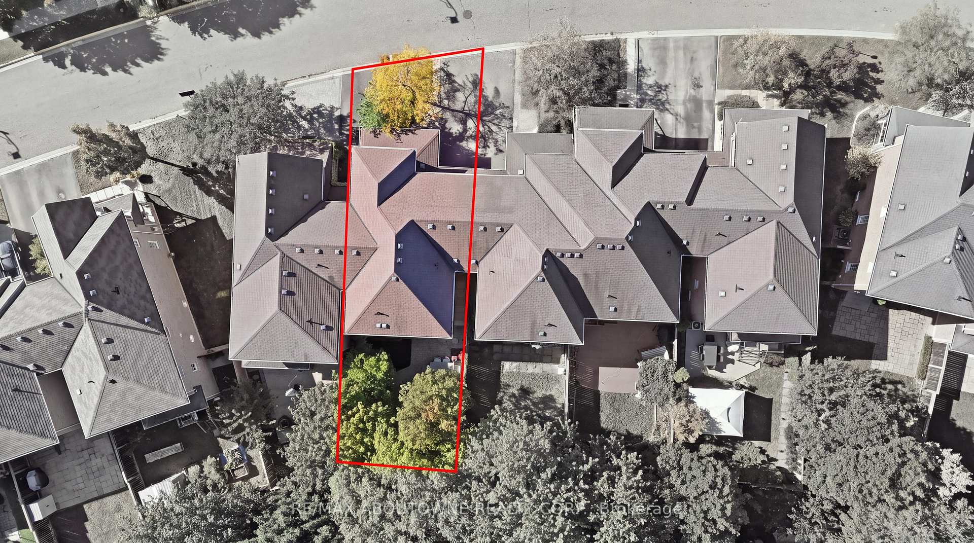 Photo 45 of 2409 Postmaster Drive, Oakville, Westmount — HOMEH