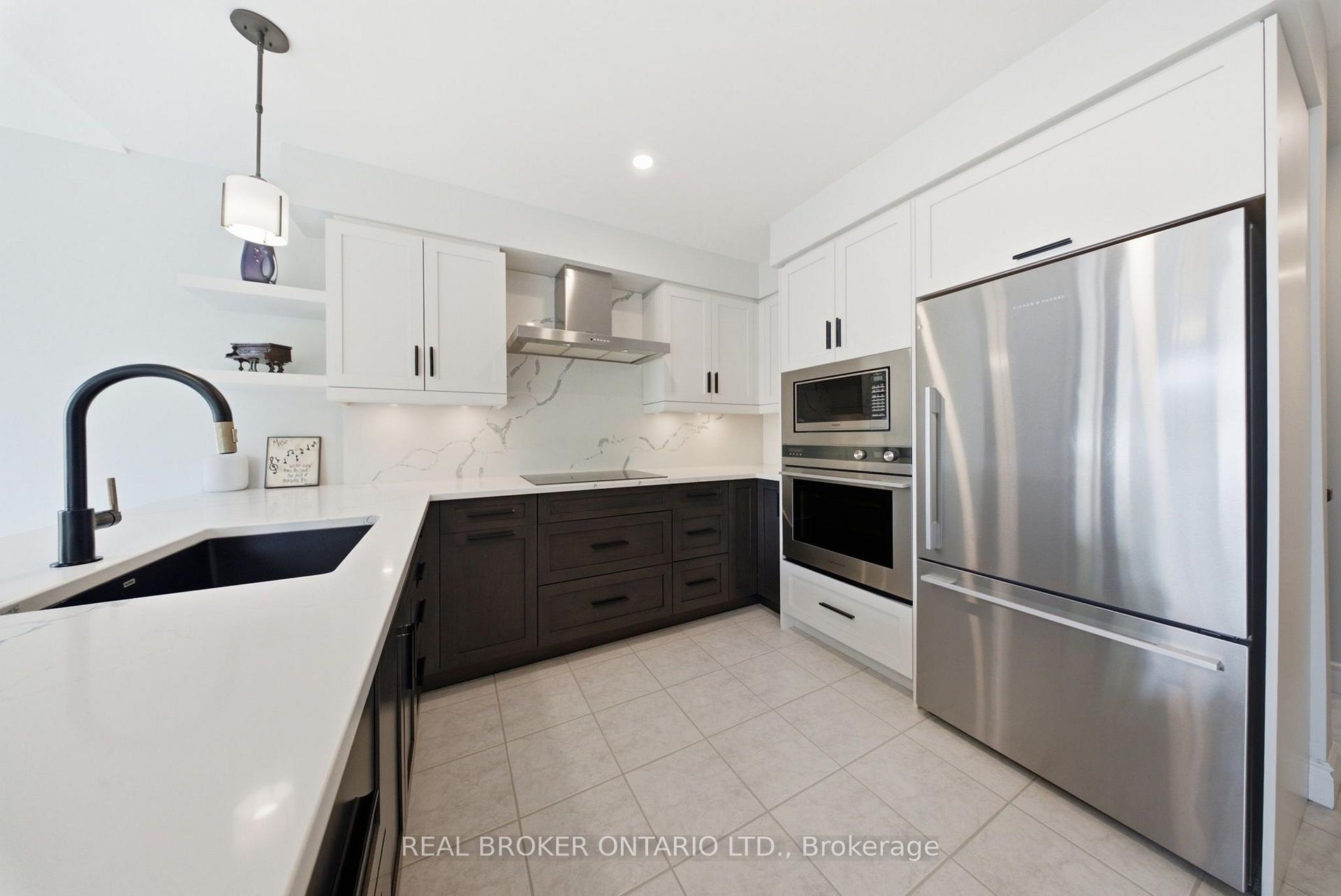 Photo 11 of 19 Boulder Crescent, Guelph, Clairfields/Hanlon Business Park — HOMEH