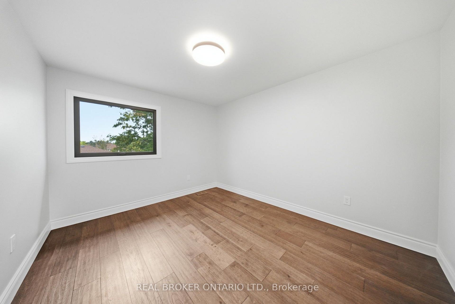 Photo 26 of 19 Boulder Crescent, Guelph, Clairfields/Hanlon Business Park — HOMEH