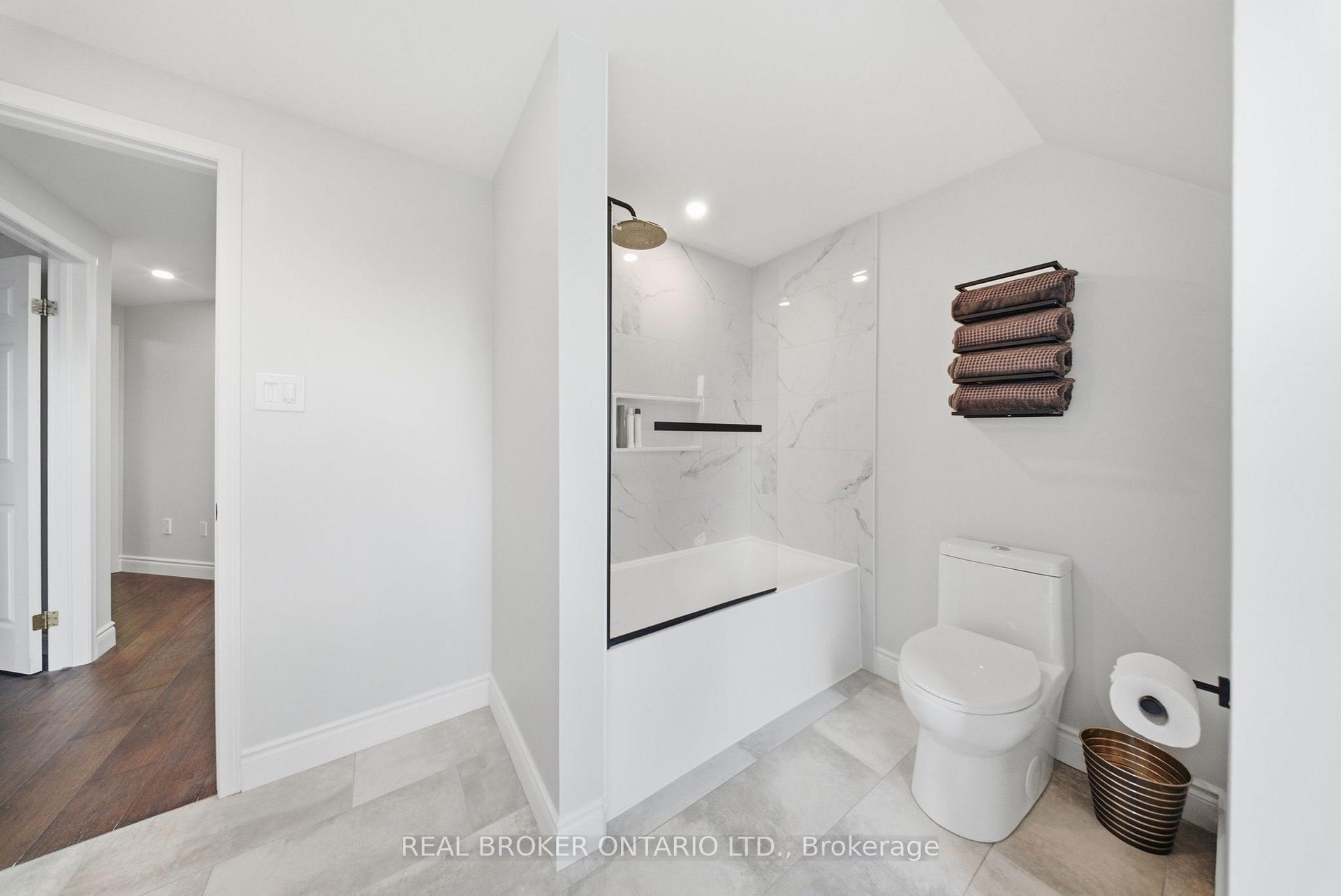 Photo 28 of 19 Boulder Crescent, Guelph, Clairfields/Hanlon Business Park — HOMEH