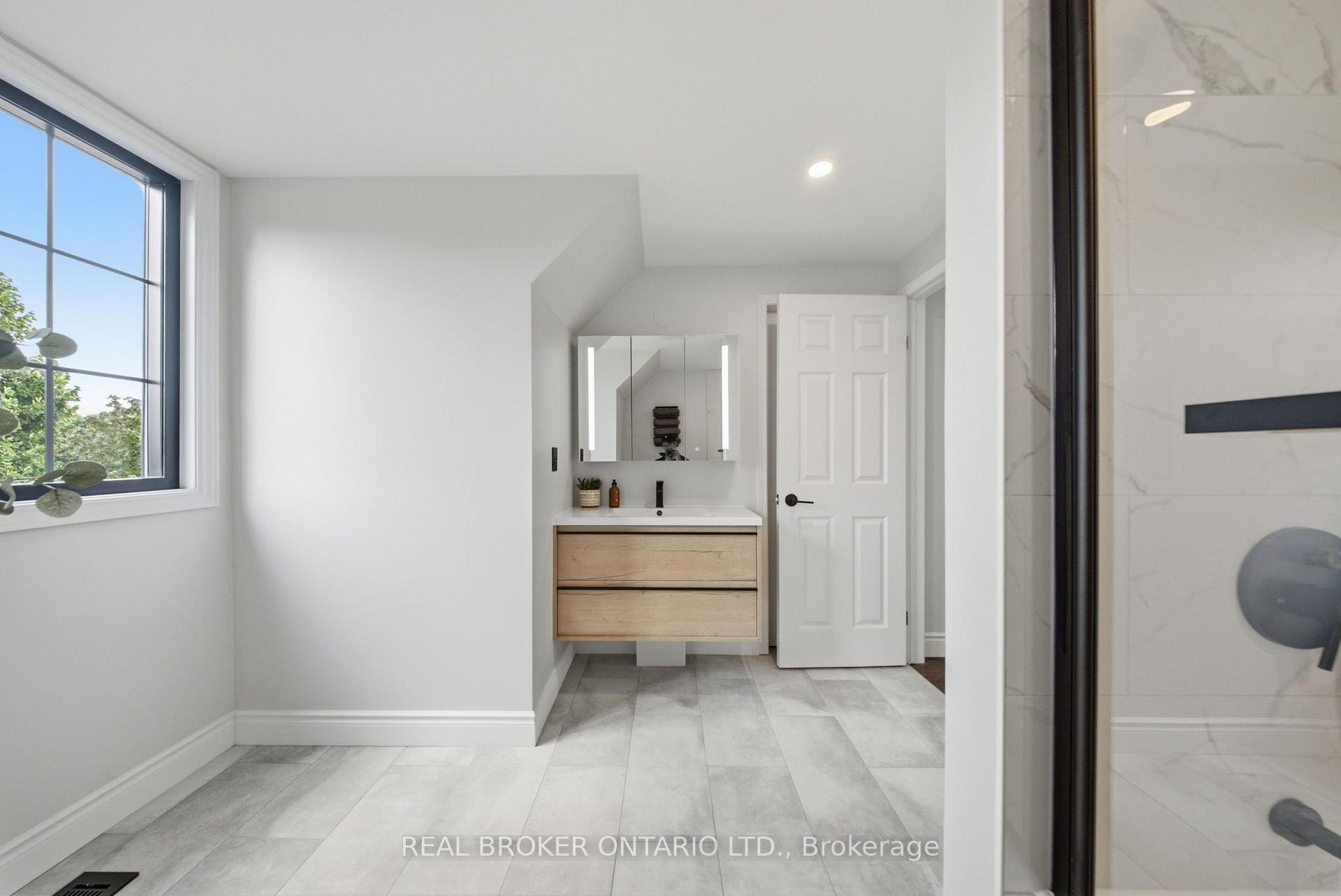 Photo 29 of 19 Boulder Crescent, Guelph, Clairfields/Hanlon Business Park — HOMEH