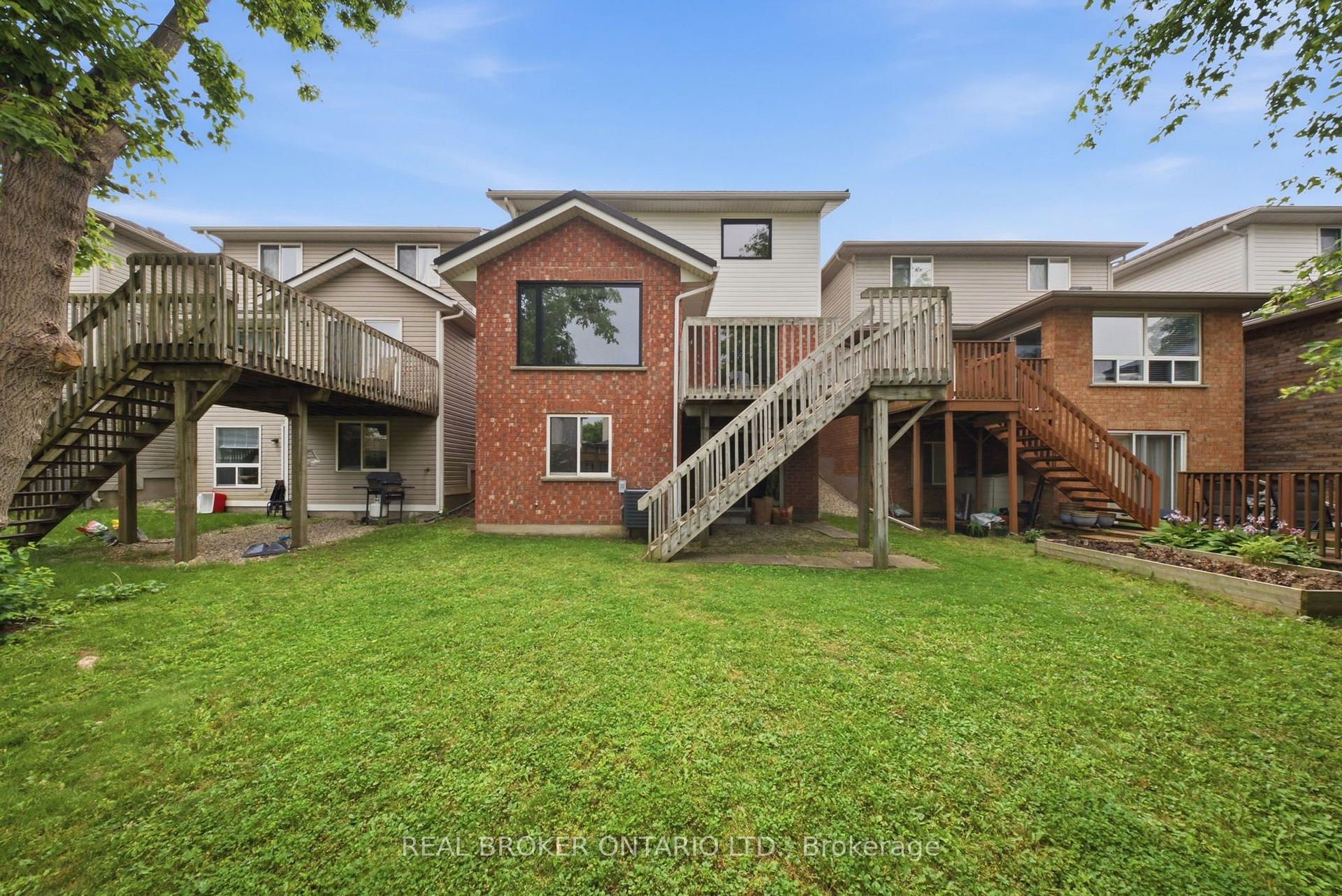 Photo 32 of 19 Boulder Crescent, Guelph, Clairfields/Hanlon Business Park — HOMEH