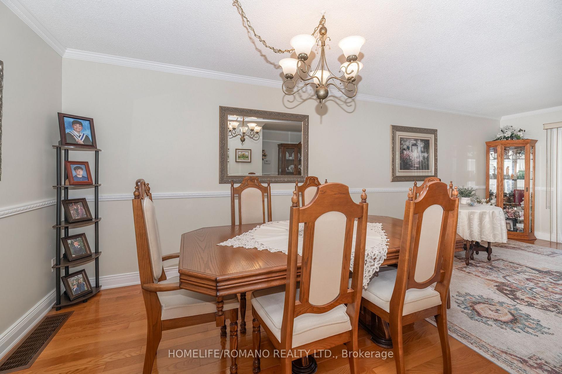 Photo 11 of 915 Lovingston Crescent, Mississauga, Rathwood — HOMEH