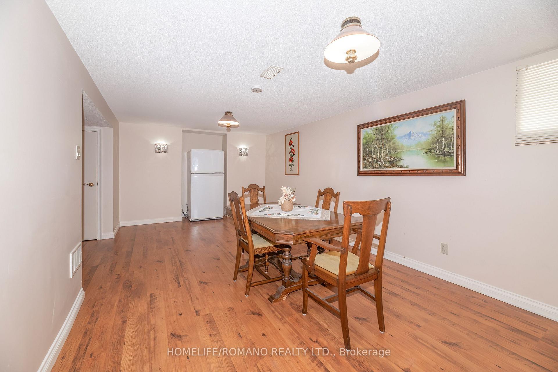 Photo 25 of 915 Lovingston Crescent, Mississauga, Rathwood — HOMEH