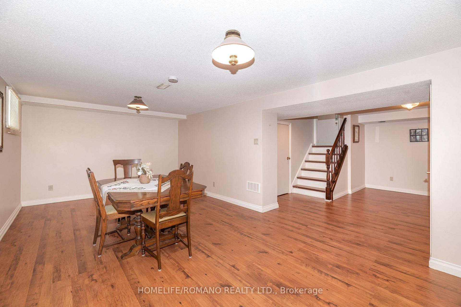 Photo 26 of 915 Lovingston Crescent, Mississauga, Rathwood — HOMEH