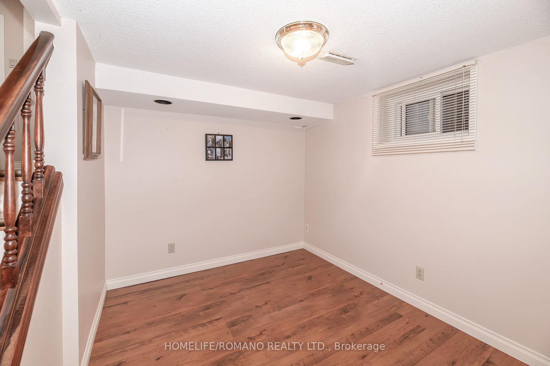 Photo 27 of 915 Lovingston Crescent, Mississauga, Rathwood — HOMEH
