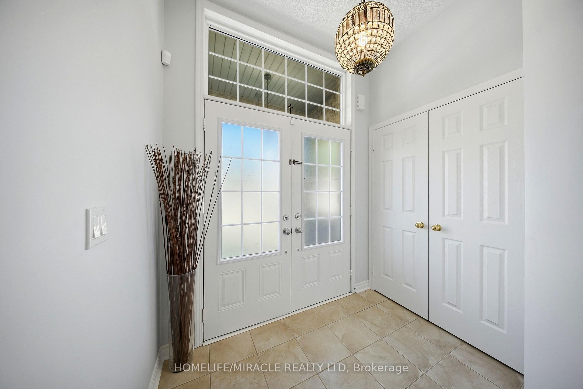 Photo 3 of 3352 Hiscott Avenue, Burlington, Alton — HOMEH