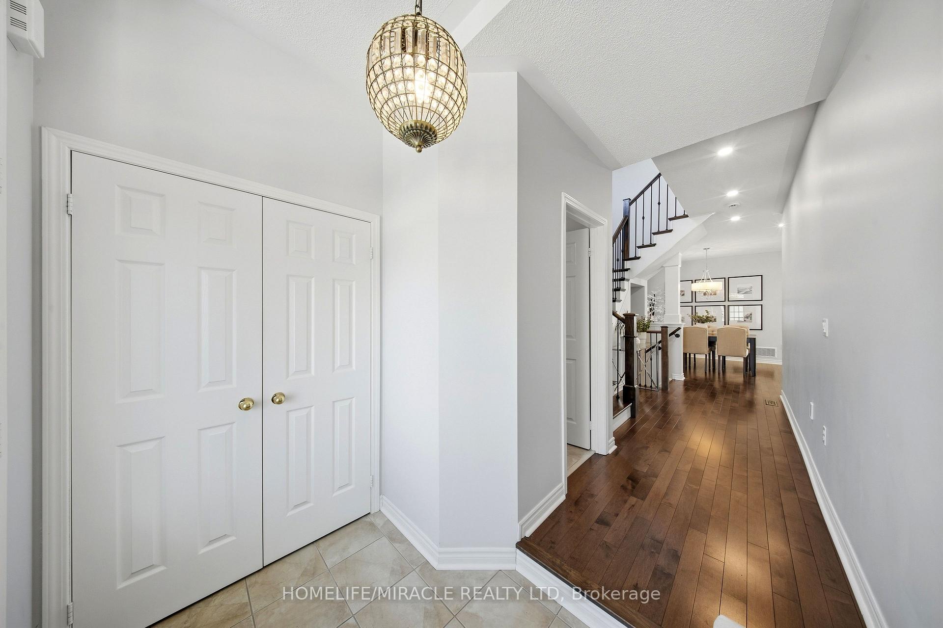 Photo 4 of 3352 Hiscott Avenue, Burlington, Alton — HOMEH