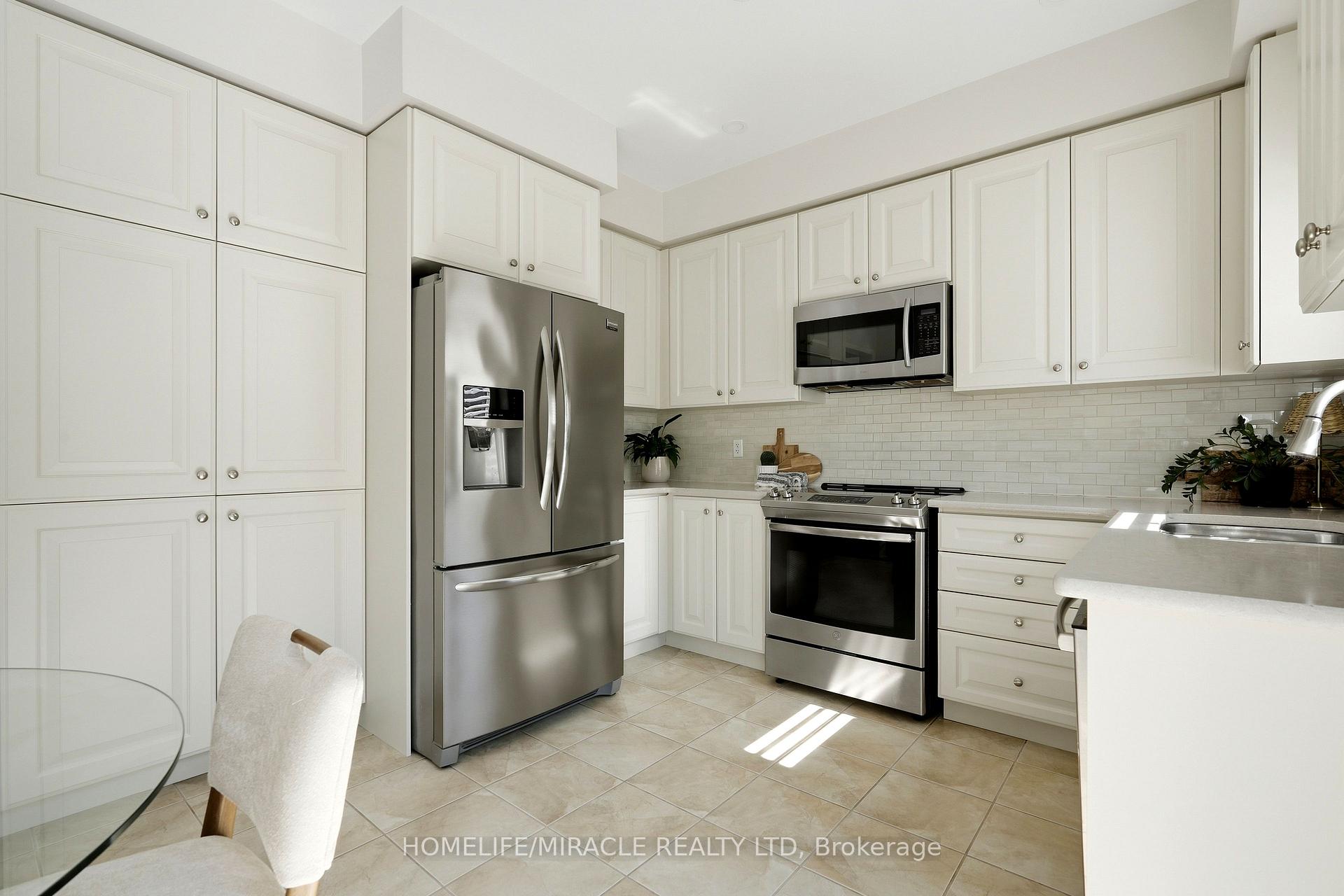 Photo 17 of 3352 Hiscott Avenue, Burlington, Alton — HOMEH