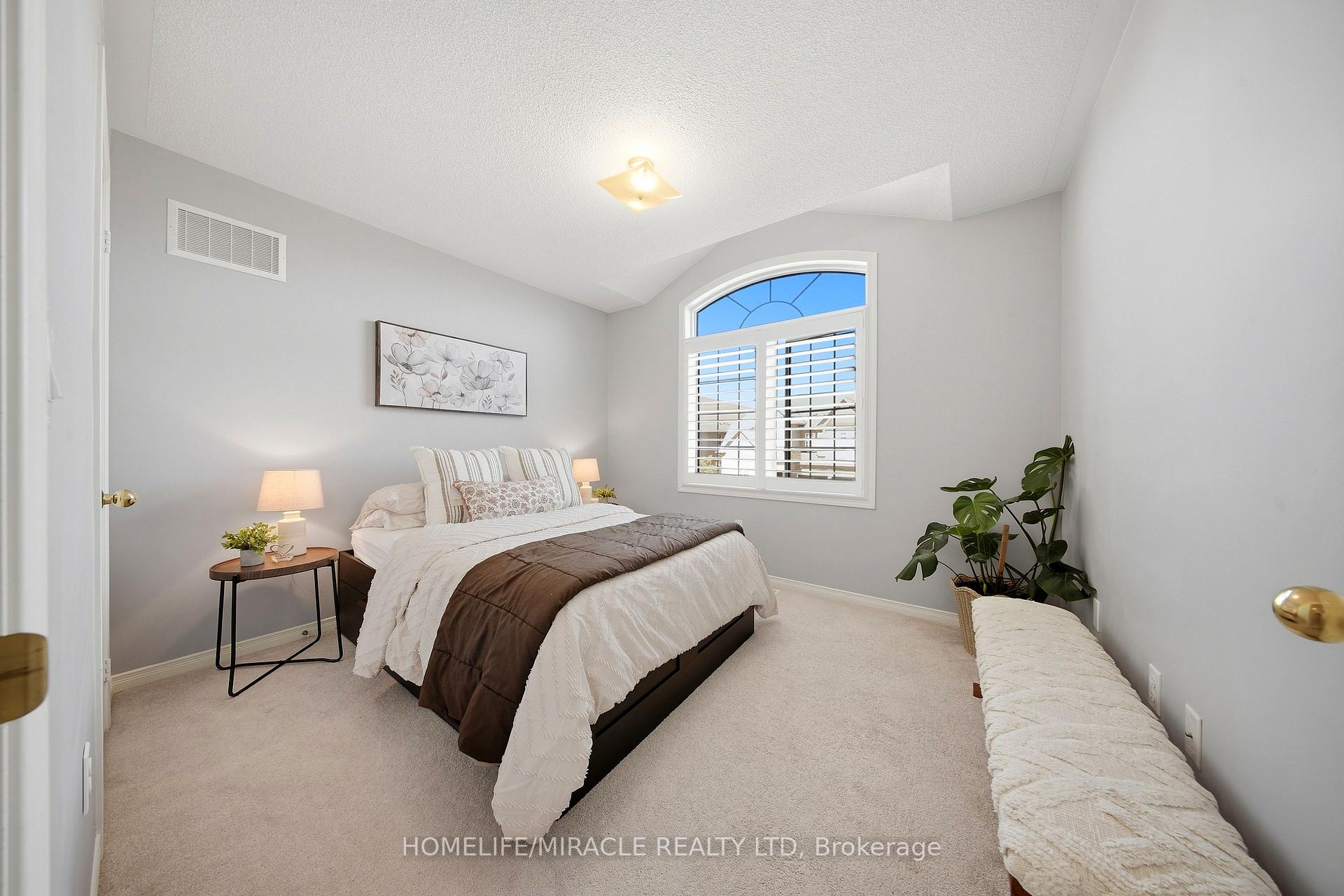 Photo 25 of 3352 Hiscott Avenue, Burlington, Alton — HOMEH