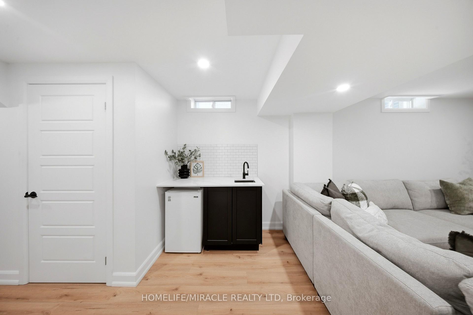 Photo 40 of 3352 Hiscott Avenue, Burlington, Alton — HOMEH