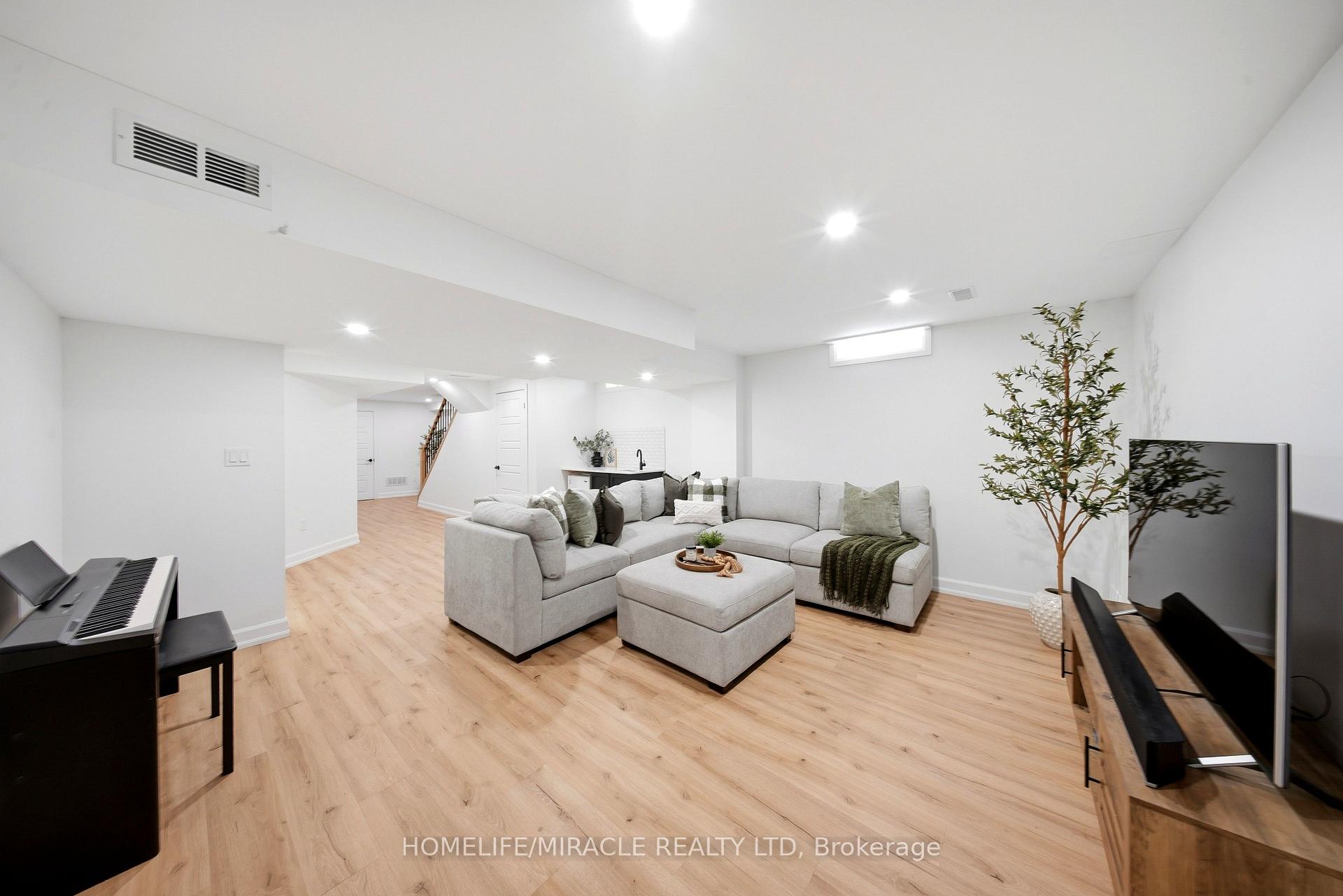 Photo 43 of 3352 Hiscott Avenue, Burlington, Alton — HOMEH