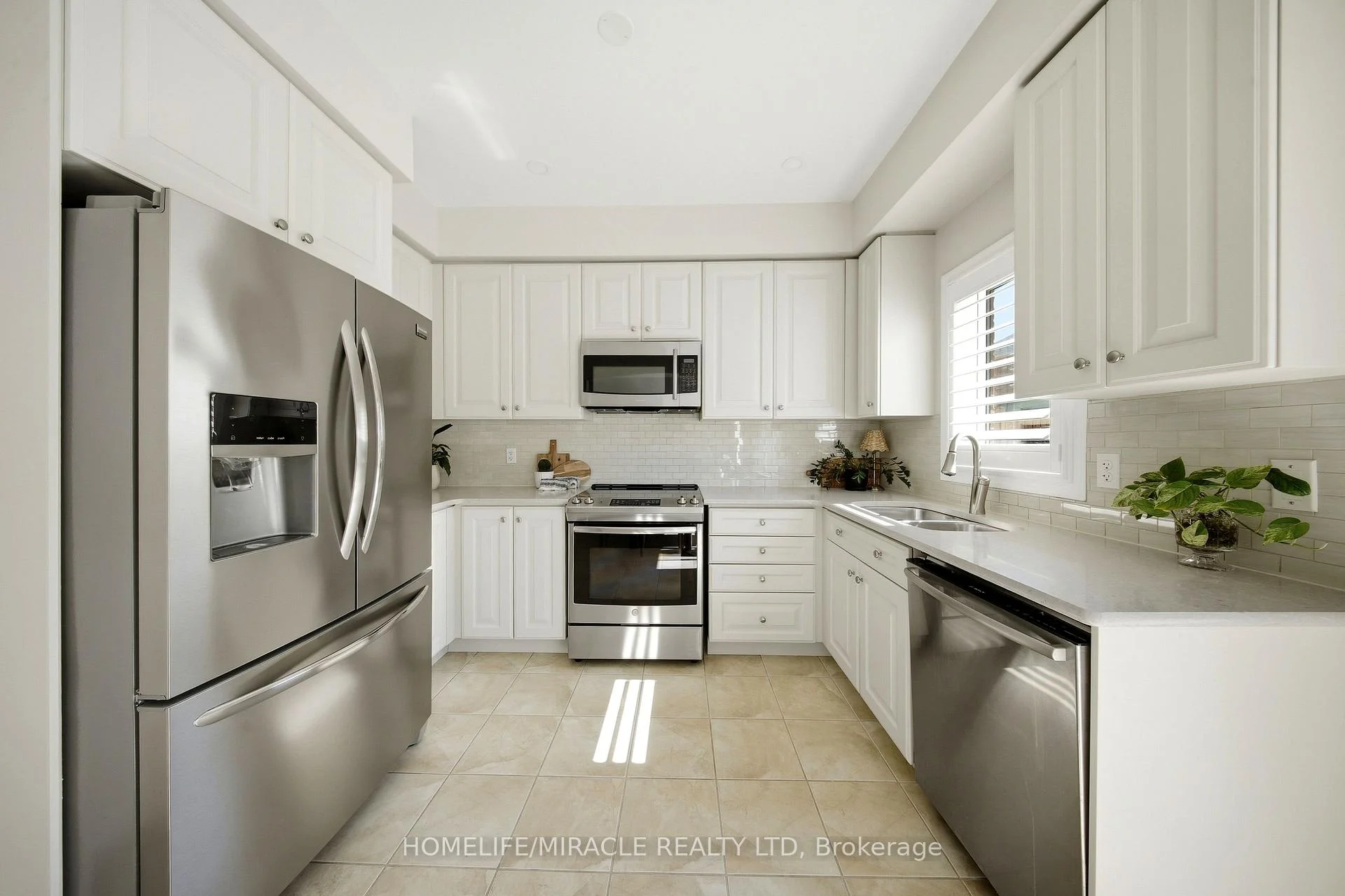 Photo 16 of 3352 Hiscott Avenue, Burlington, Alton — HOMEH