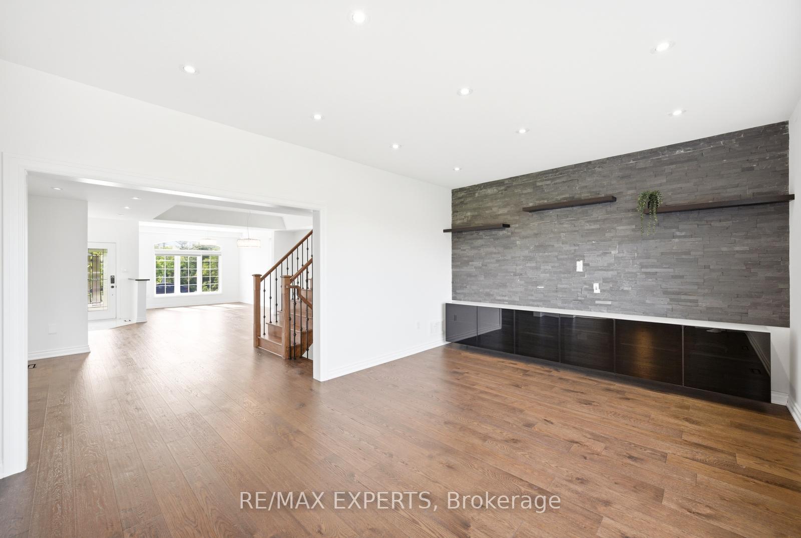 Photo 7 of 2071 Gibson Street, Innisfil, Alcona — HOMEH