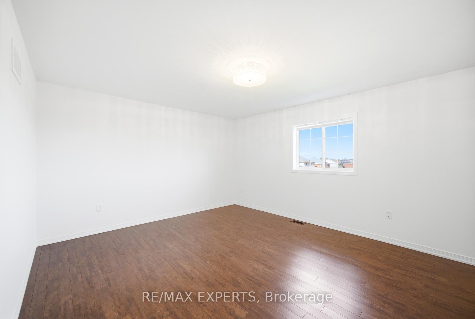 Photo 23 of 2071 Gibson Street, Innisfil, Alcona — HOMEH