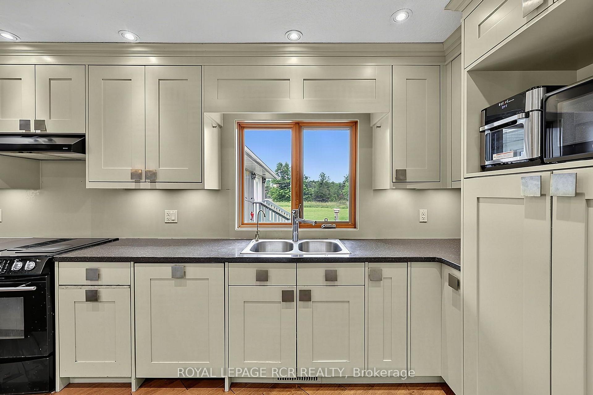 Photo 9 of 2192 Atkinson Road, Springwater, Rural Springwater — HOMEH