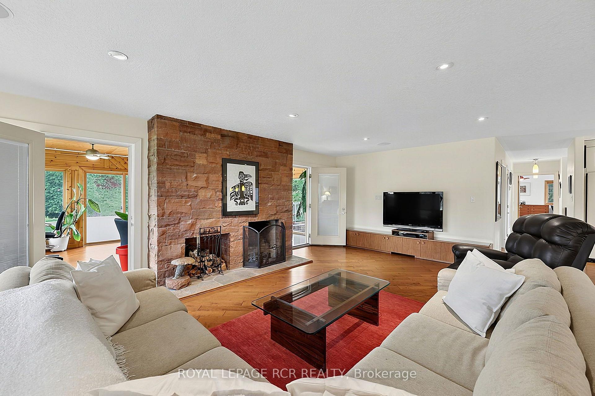 Photo 13 of 2192 Atkinson Road, Springwater, Rural Springwater — HOMEH