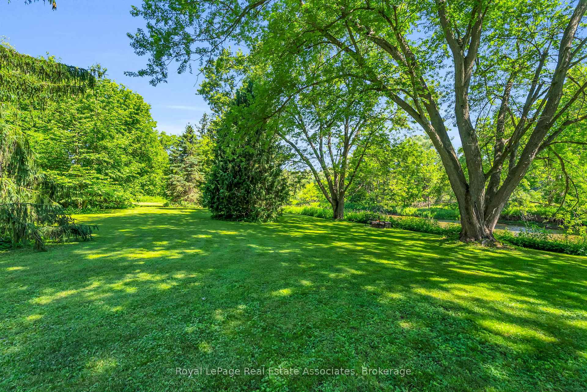 Photo 38 of 19 Confederation Street, Halton Hills, Glen Williams — HOMEH