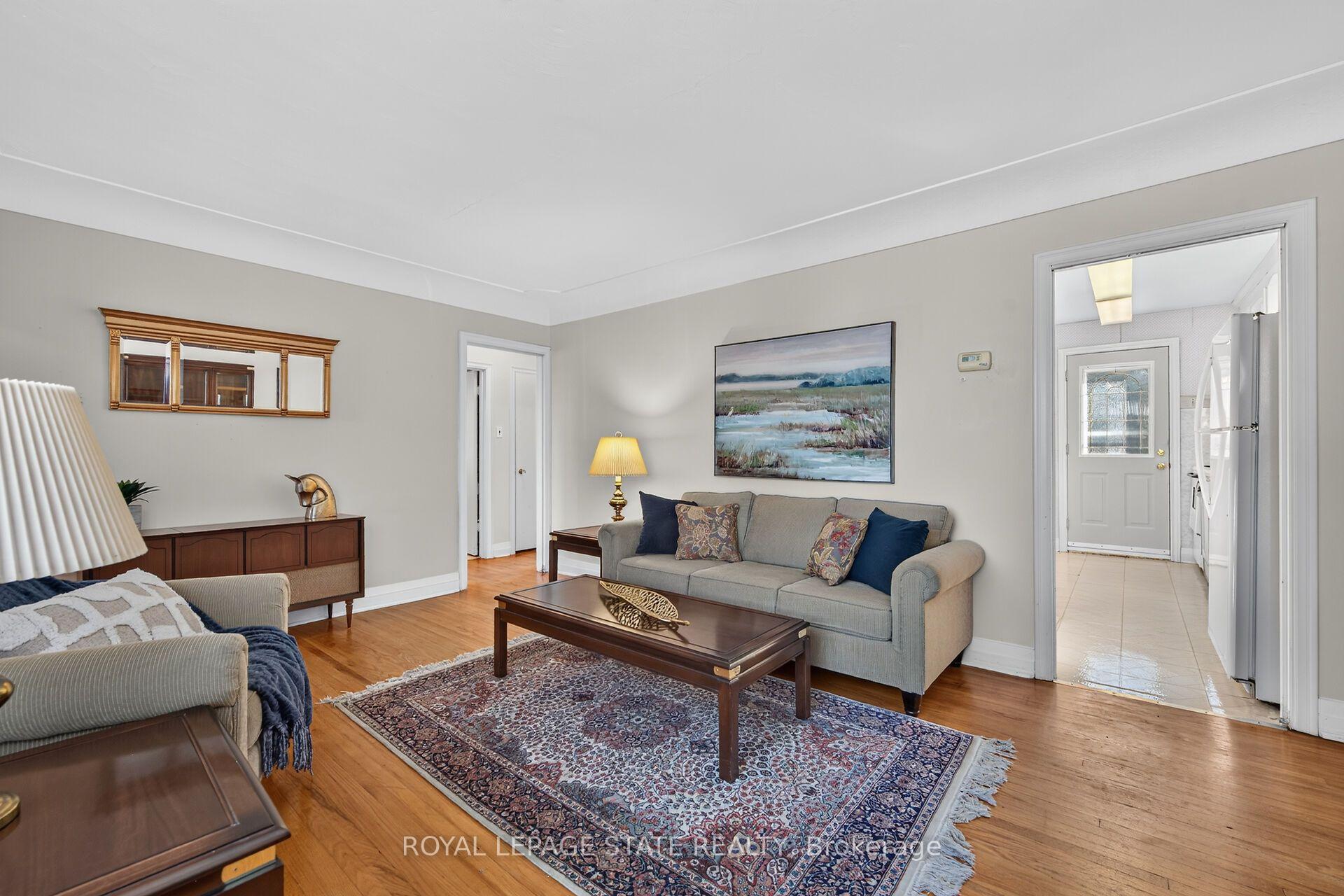 Photo 5 of 174 Montrose Avenue, Hamilton, Rosedale — HOMEH