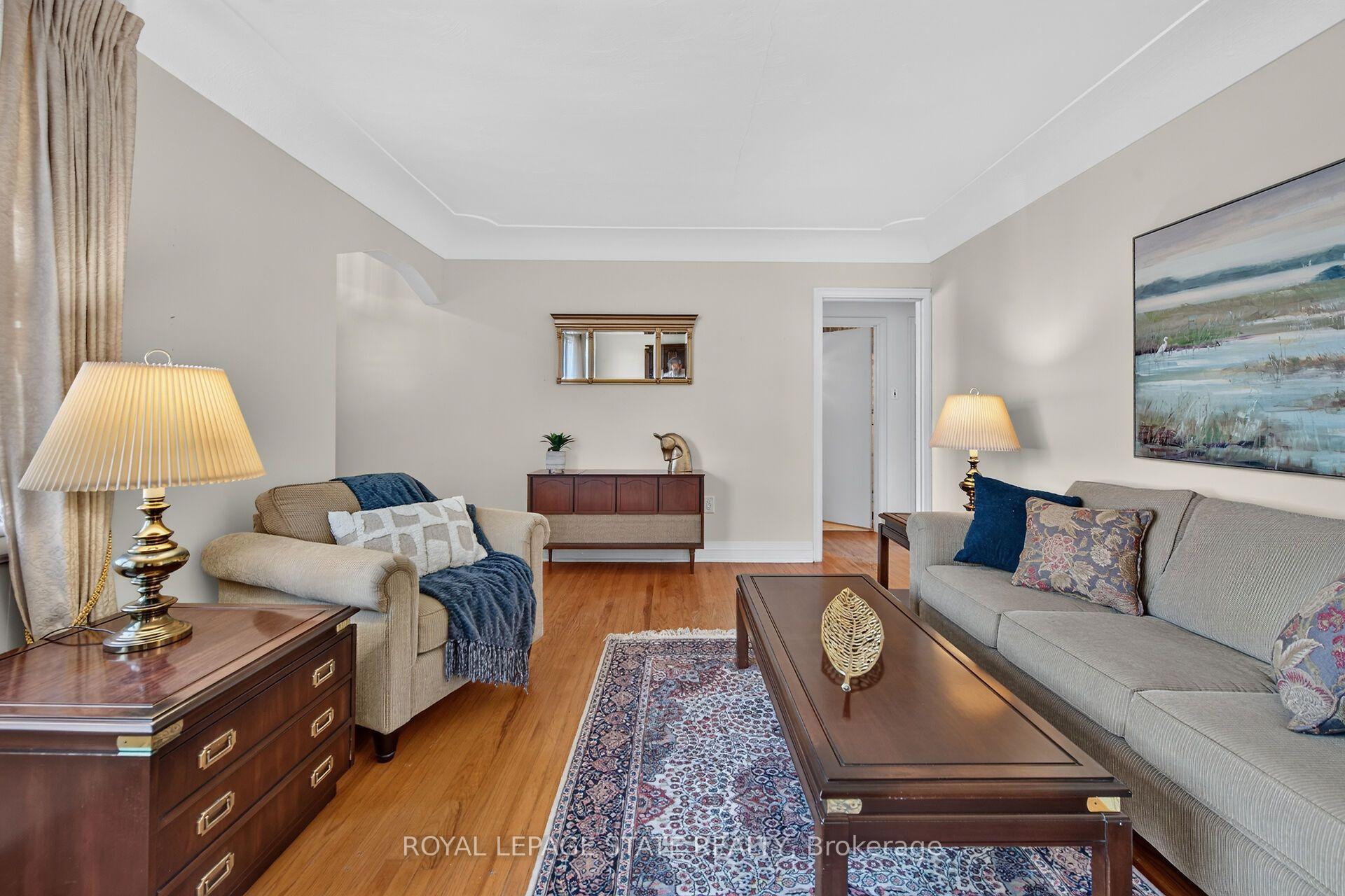 Photo 8 of 174 Montrose Avenue, Hamilton, Rosedale — HOMEH