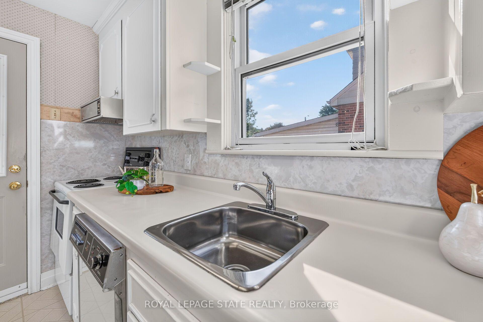 Photo 13 of 174 Montrose Avenue, Hamilton, Rosedale — HOMEH