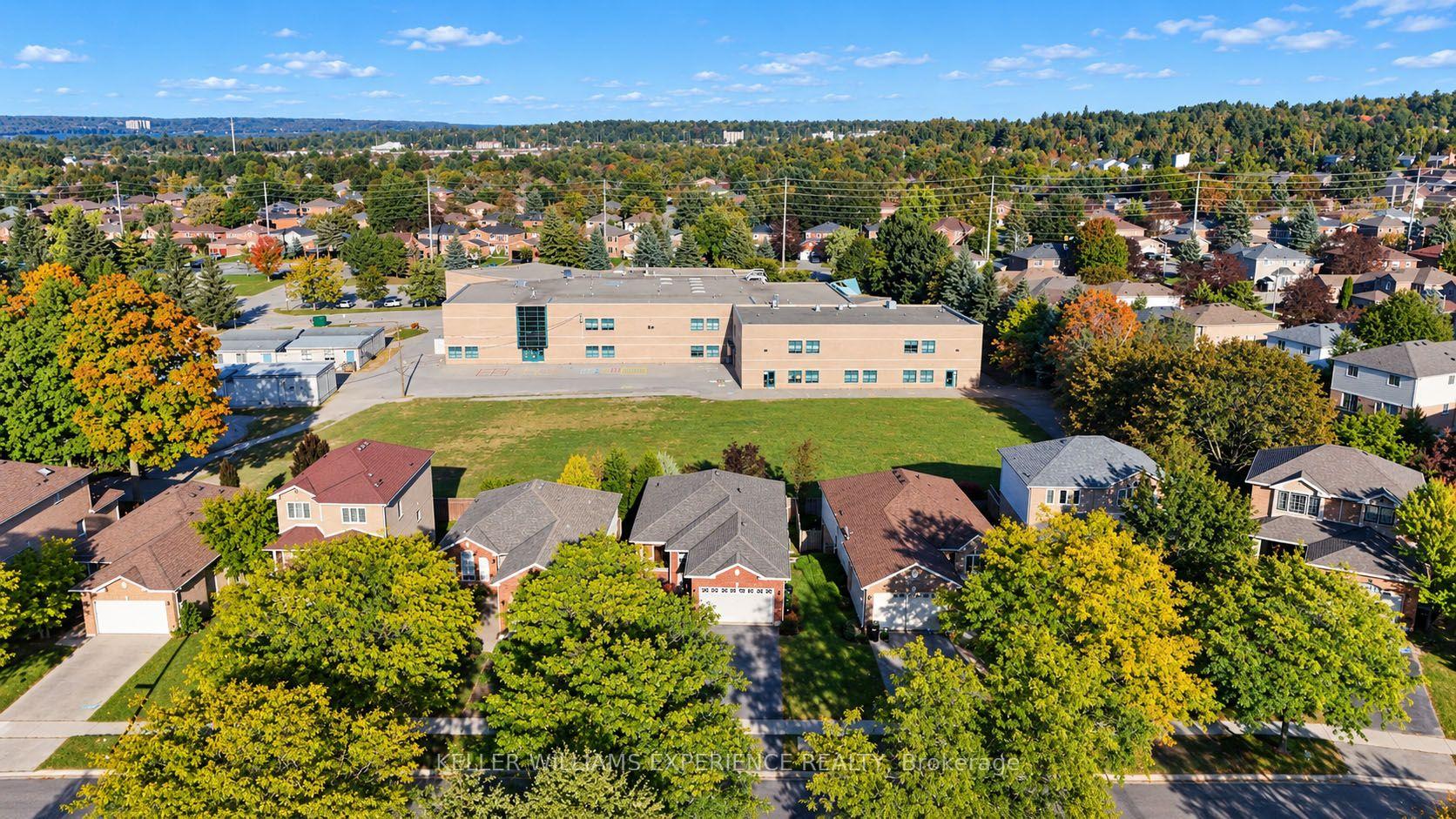 Photo 2 of 25 Nicholson Drive, Barrie, Ardagh — HOMEH