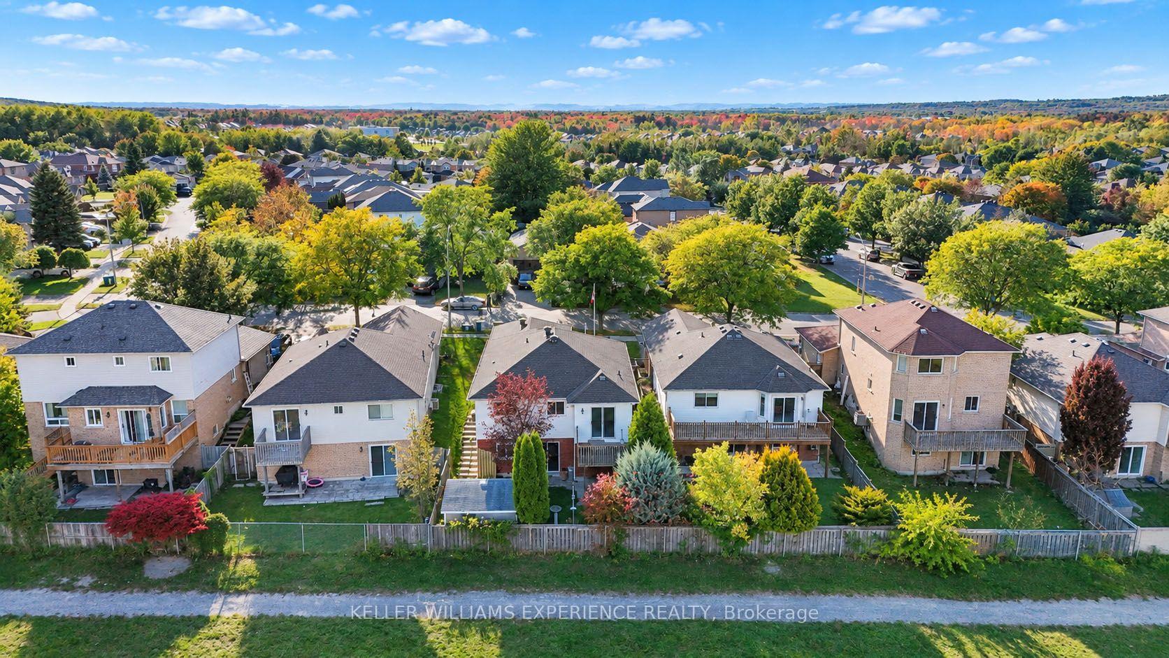 Photo 5 of 25 Nicholson Drive, Barrie, Ardagh — HOMEH
