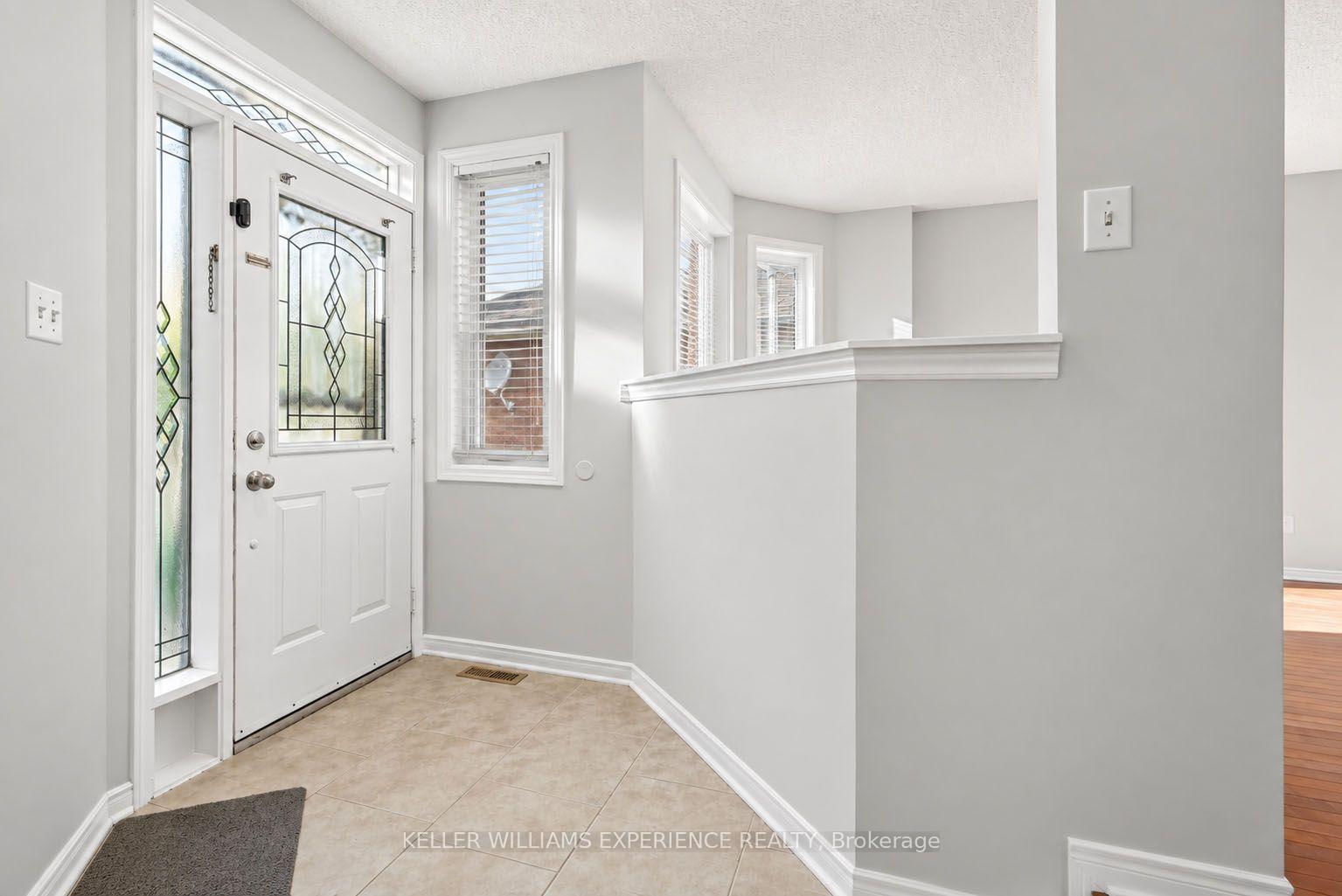 Photo 6 of 25 Nicholson Drive, Barrie, Ardagh — HOMEH