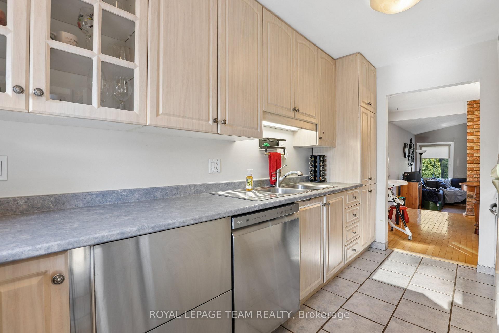 Photo 8 of 1133 St Emmanuel Terrace, Ottawa, Convent Glen North — HOMEH