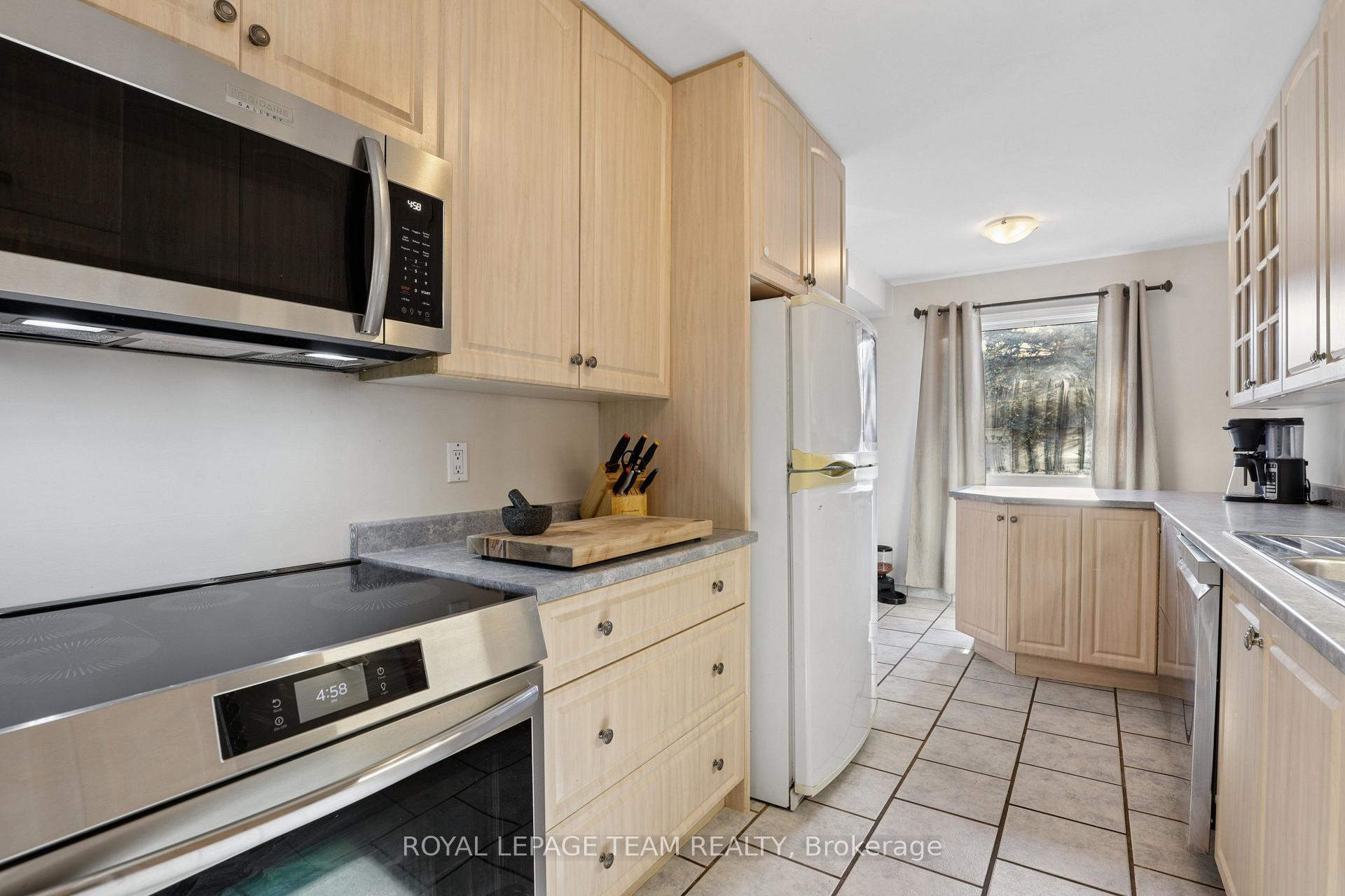 Photo 10 of 1133 St Emmanuel Terrace, Ottawa, Convent Glen North — HOMEH