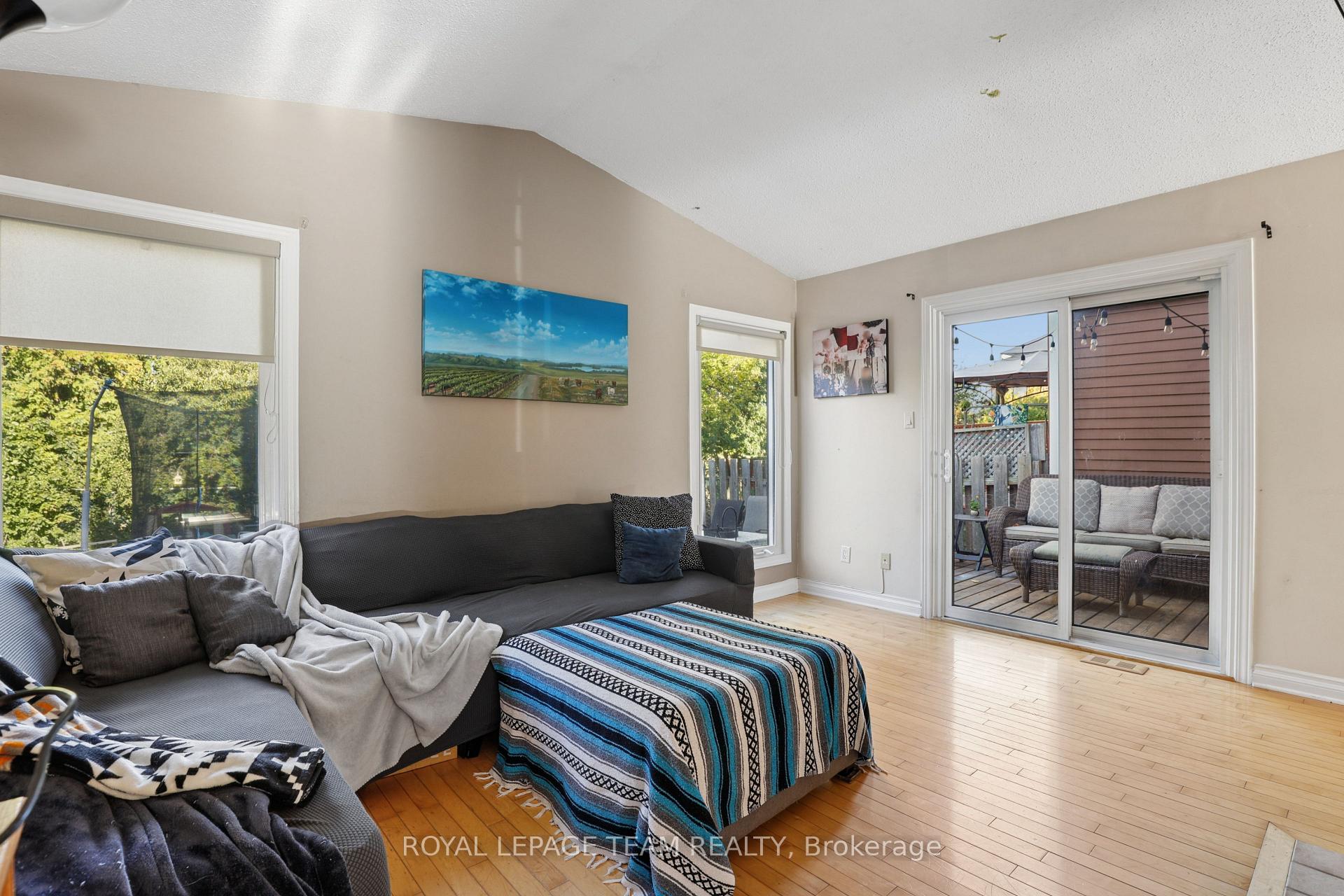 Photo 16 of 1133 St Emmanuel Terrace, Ottawa, Convent Glen North — HOMEH