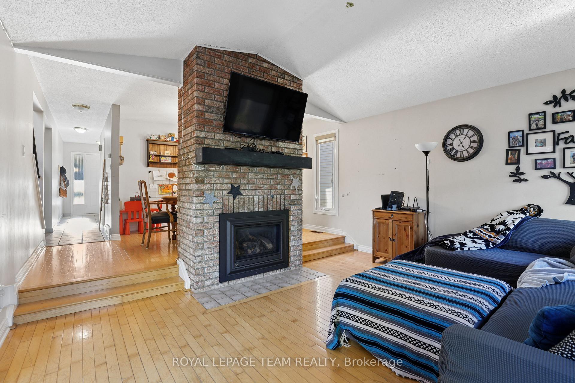 Photo 18 of 1133 St Emmanuel Terrace, Ottawa, Convent Glen North — HOMEH