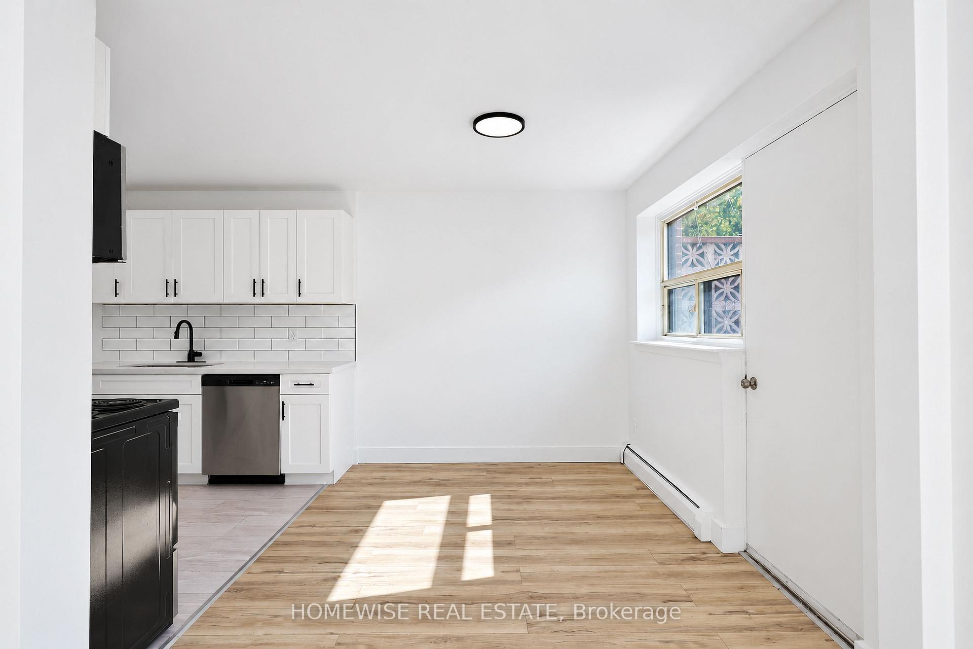 Photo 7 of Unit 22, 35 Swordbill Drive, Etobicoke, Edenbridge-Humber Valley — HOMEH