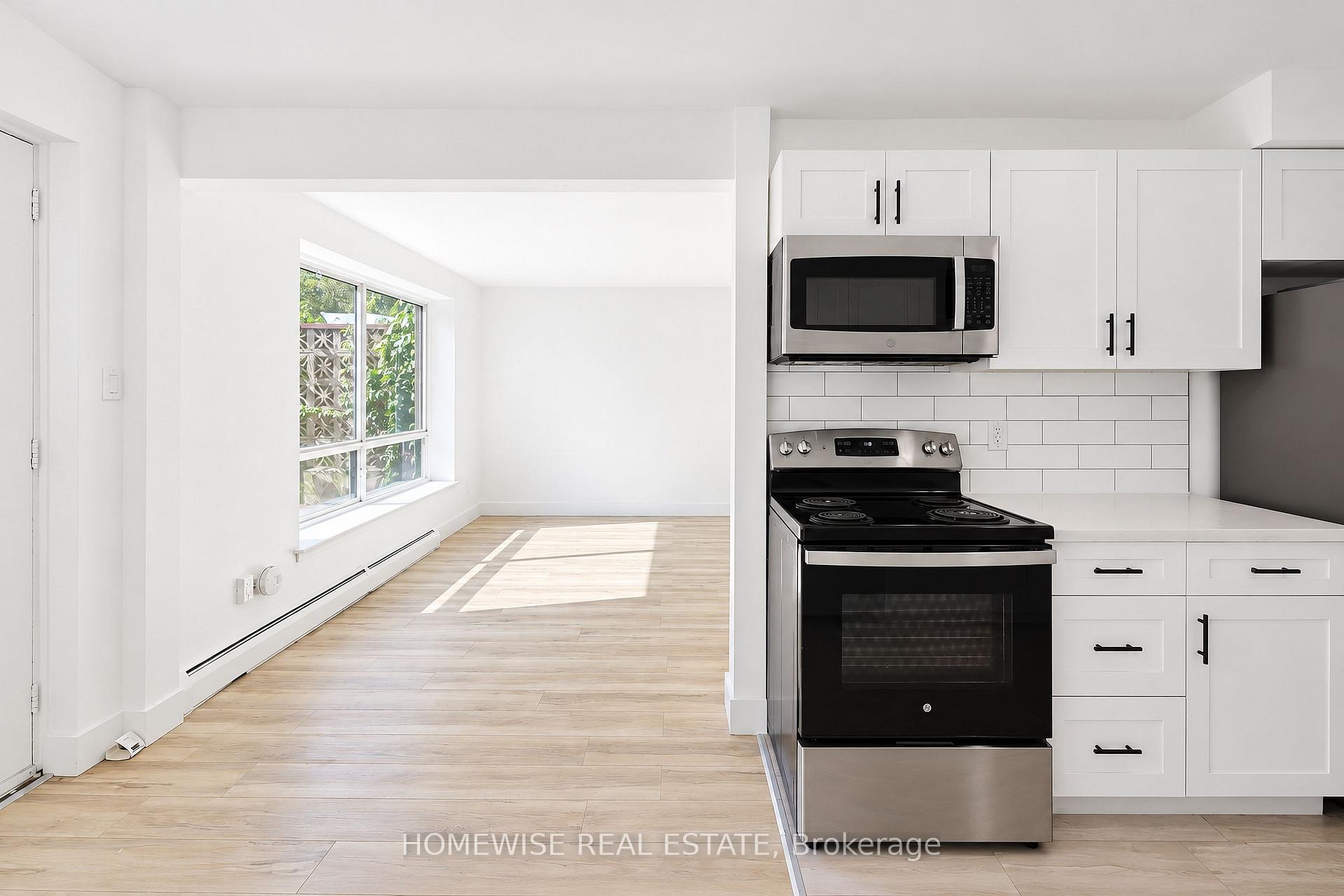 Photo 11 of Unit 22, 35 Swordbill Drive, Etobicoke, Edenbridge-Humber Valley — HOMEH