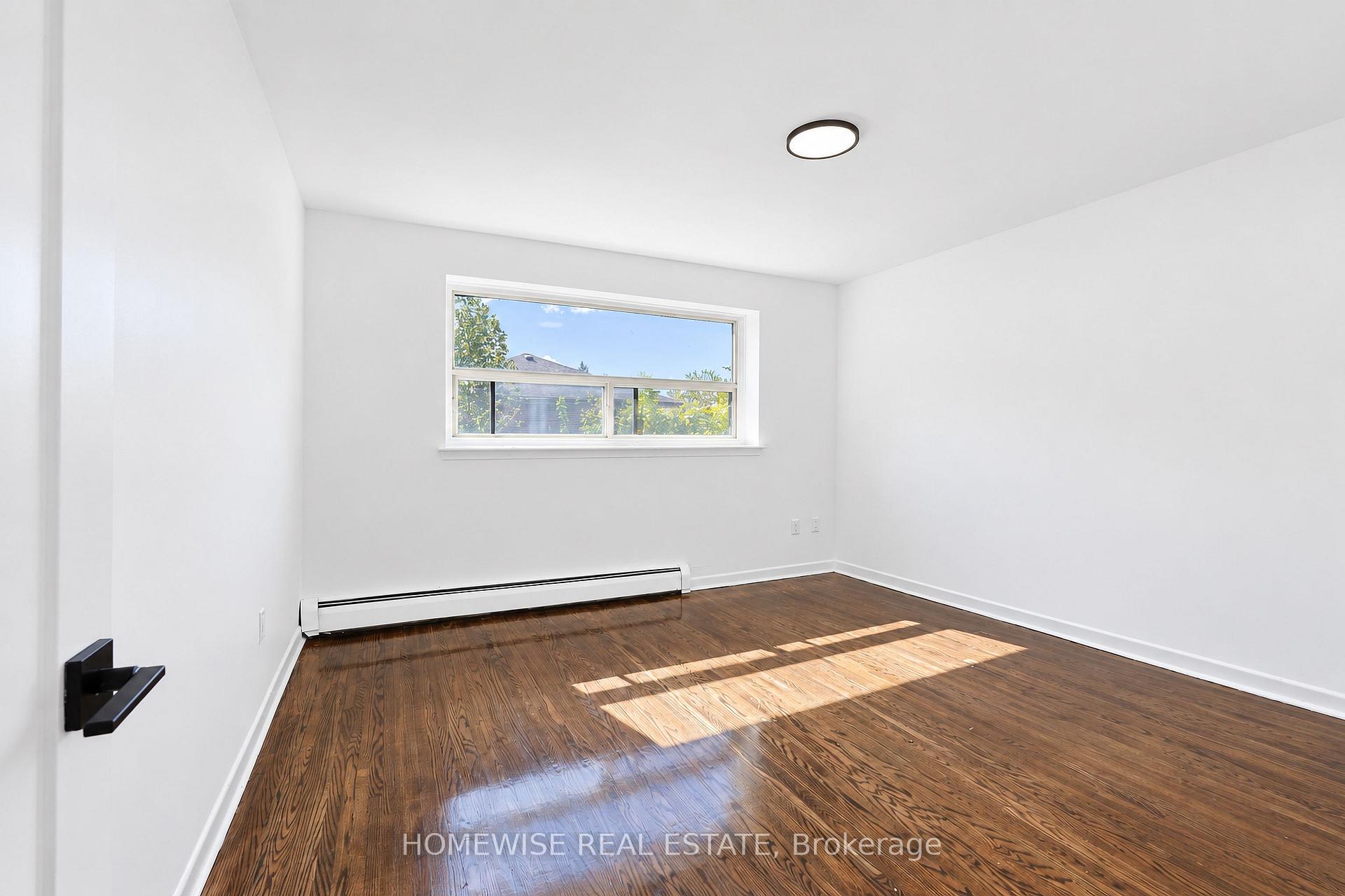 Photo 16 of Unit 22, 35 Swordbill Drive, Etobicoke, Edenbridge-Humber Valley — HOMEH