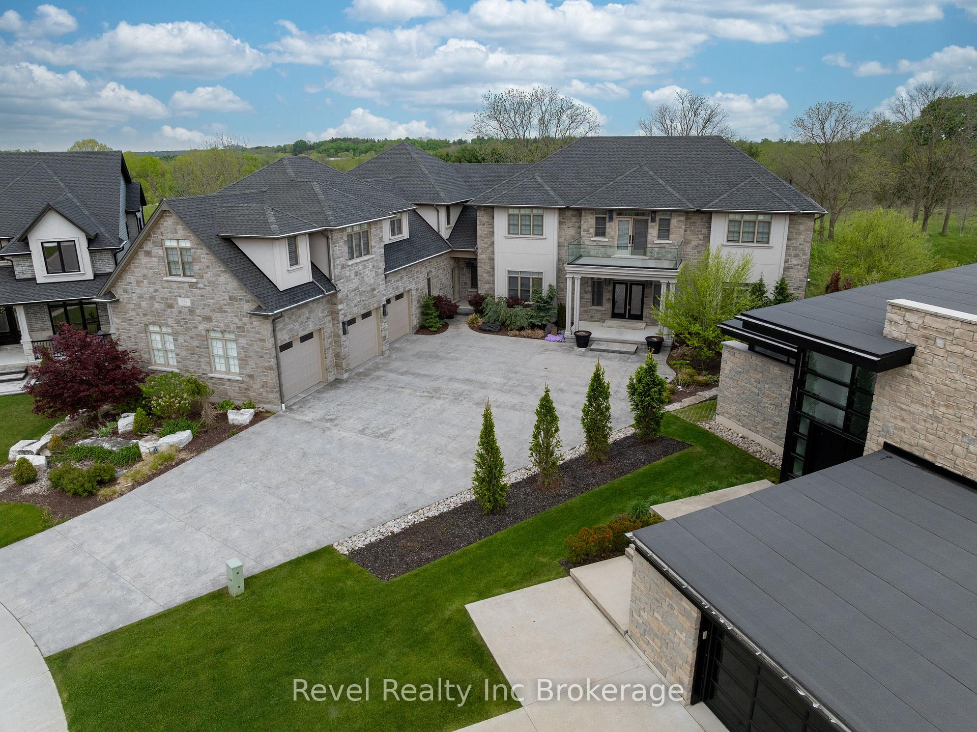 Photo 1 of 241 Tamarack Boulevard, Woodstock, Woodstock - North — HOMEH