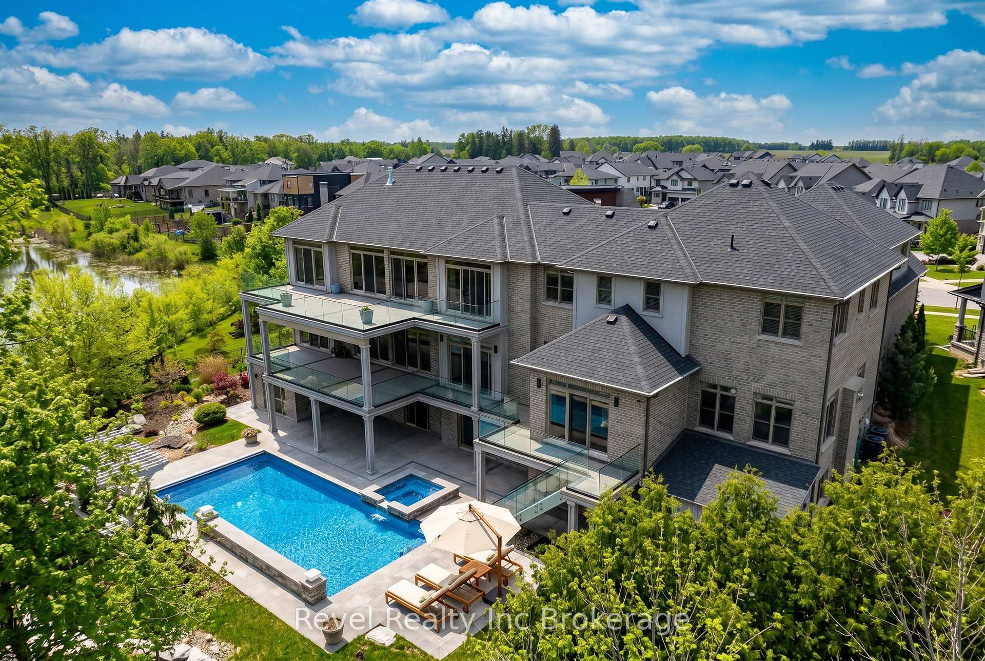 Photo 3 of 241 Tamarack Boulevard, Woodstock, Woodstock - North — HOMEH