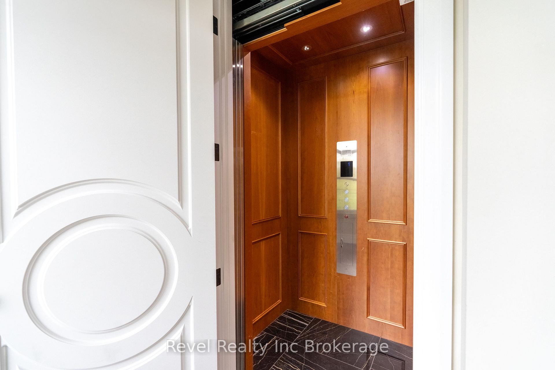 Photo 10 of 241 Tamarack Boulevard, Woodstock, Woodstock - North — HOMEH