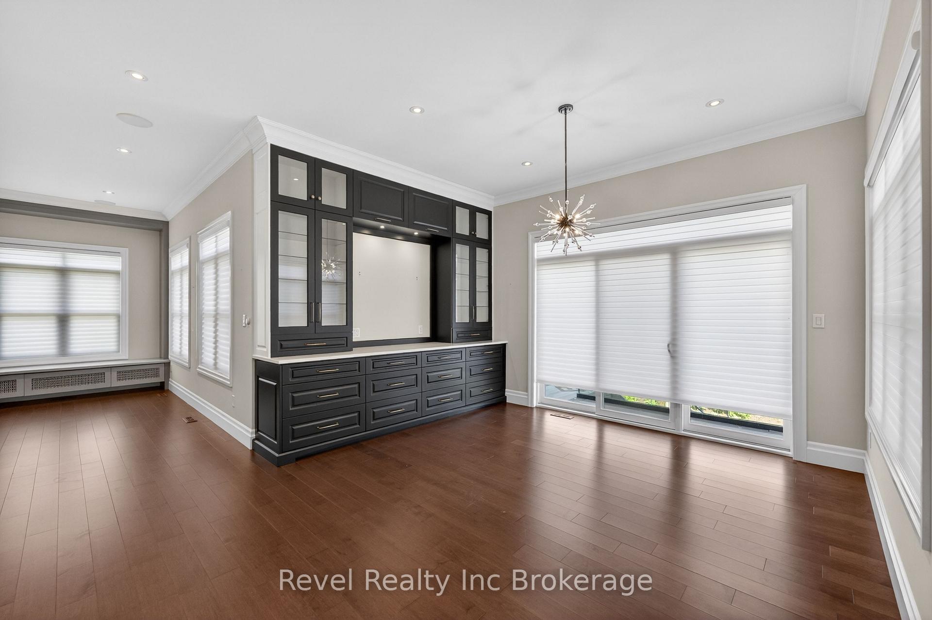 Photo 15 of 241 Tamarack Boulevard, Woodstock, Woodstock - North — HOMEH
